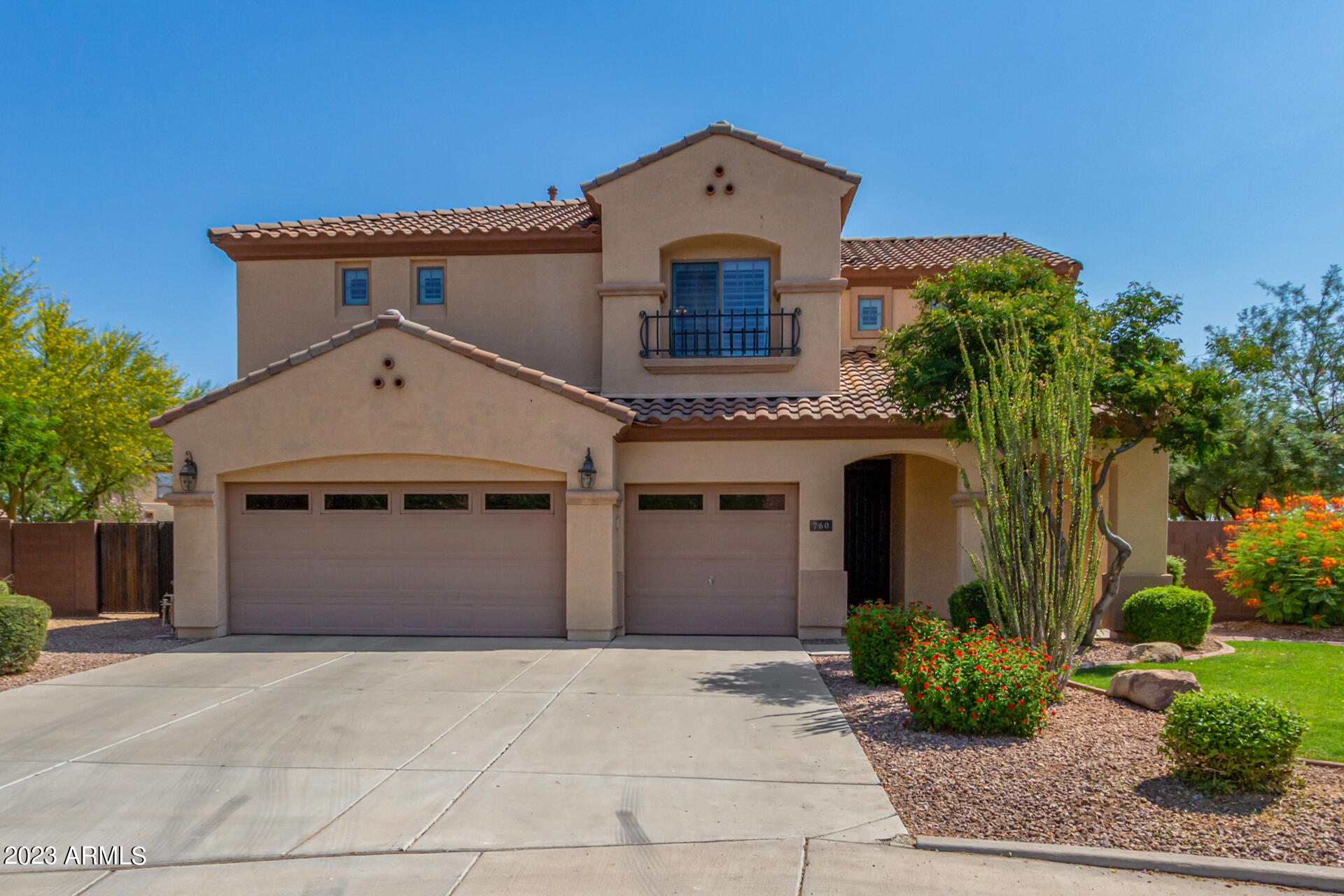 760 E HUMMINGBIRD Way