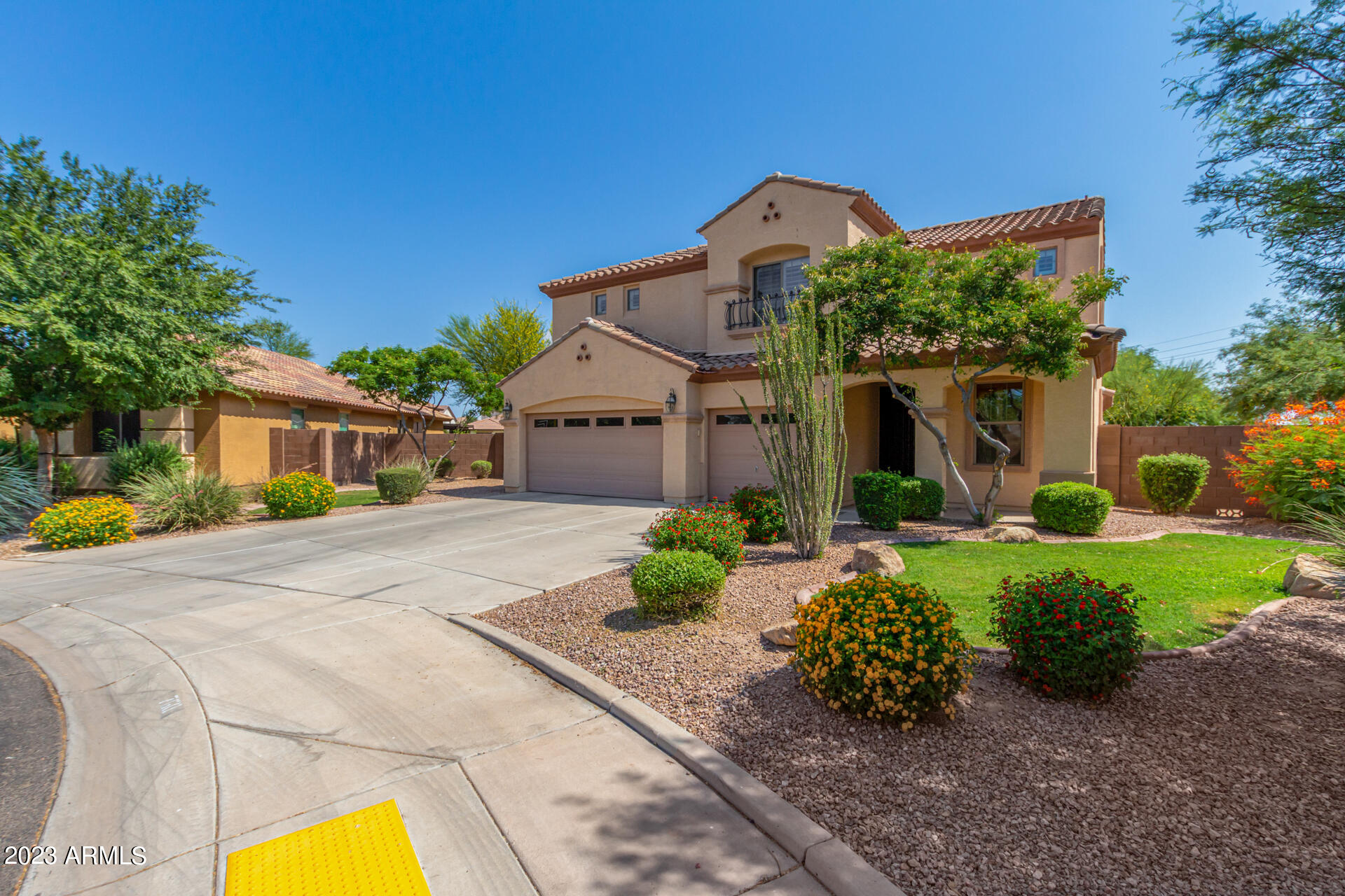 760 E HUMMINGBIRD Way