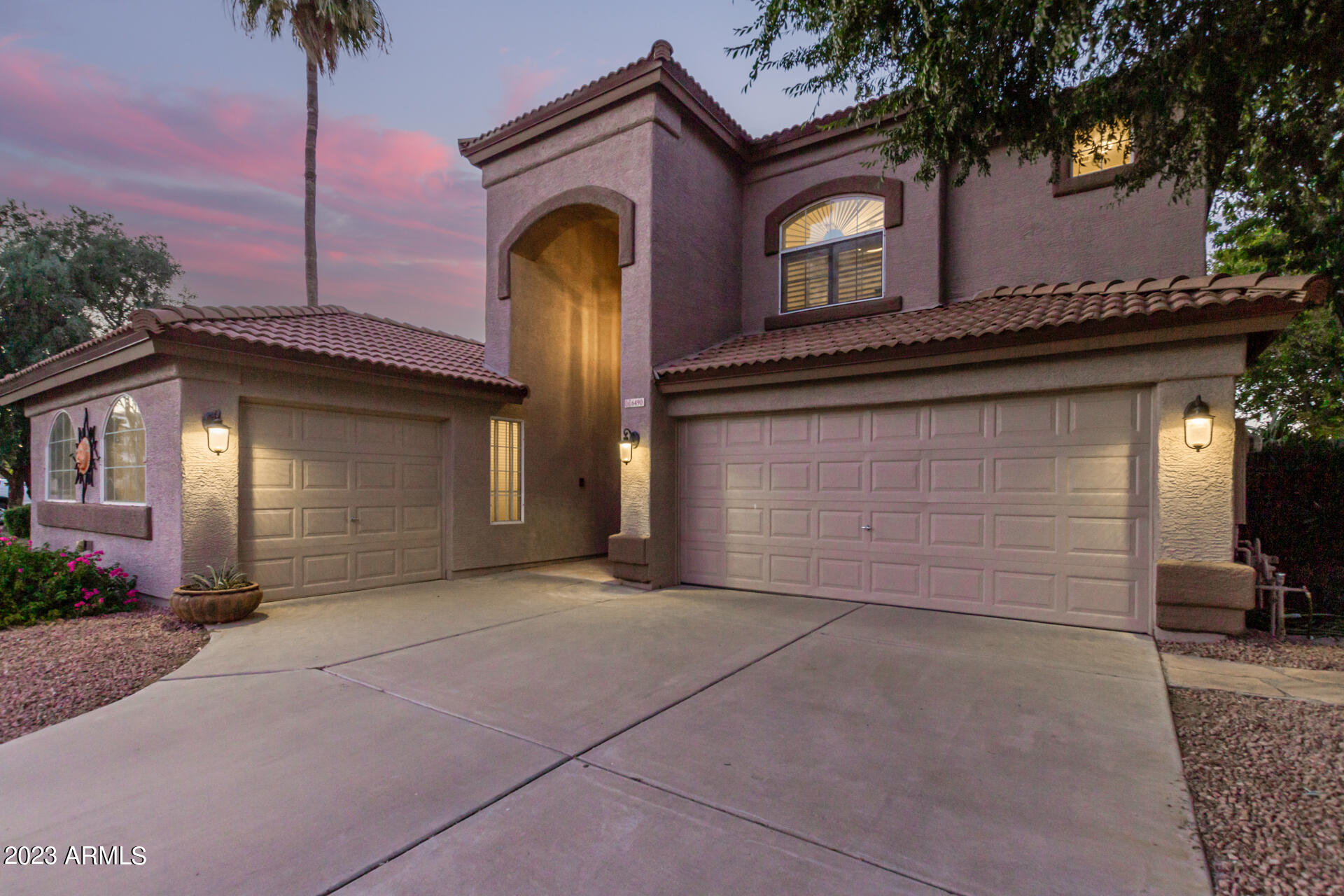 6490 W TONOPAH Drive