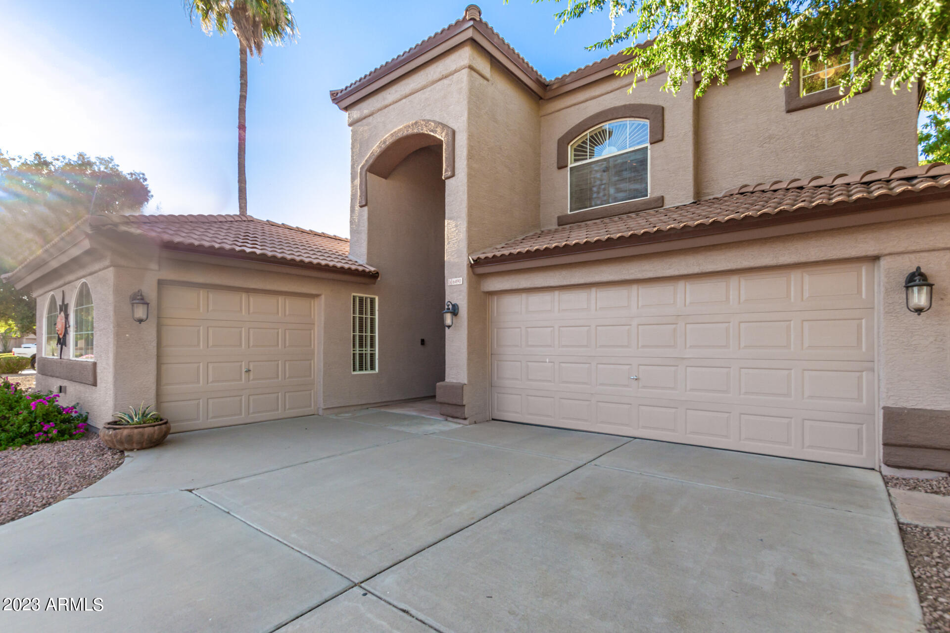 6490 W TONOPAH Drive