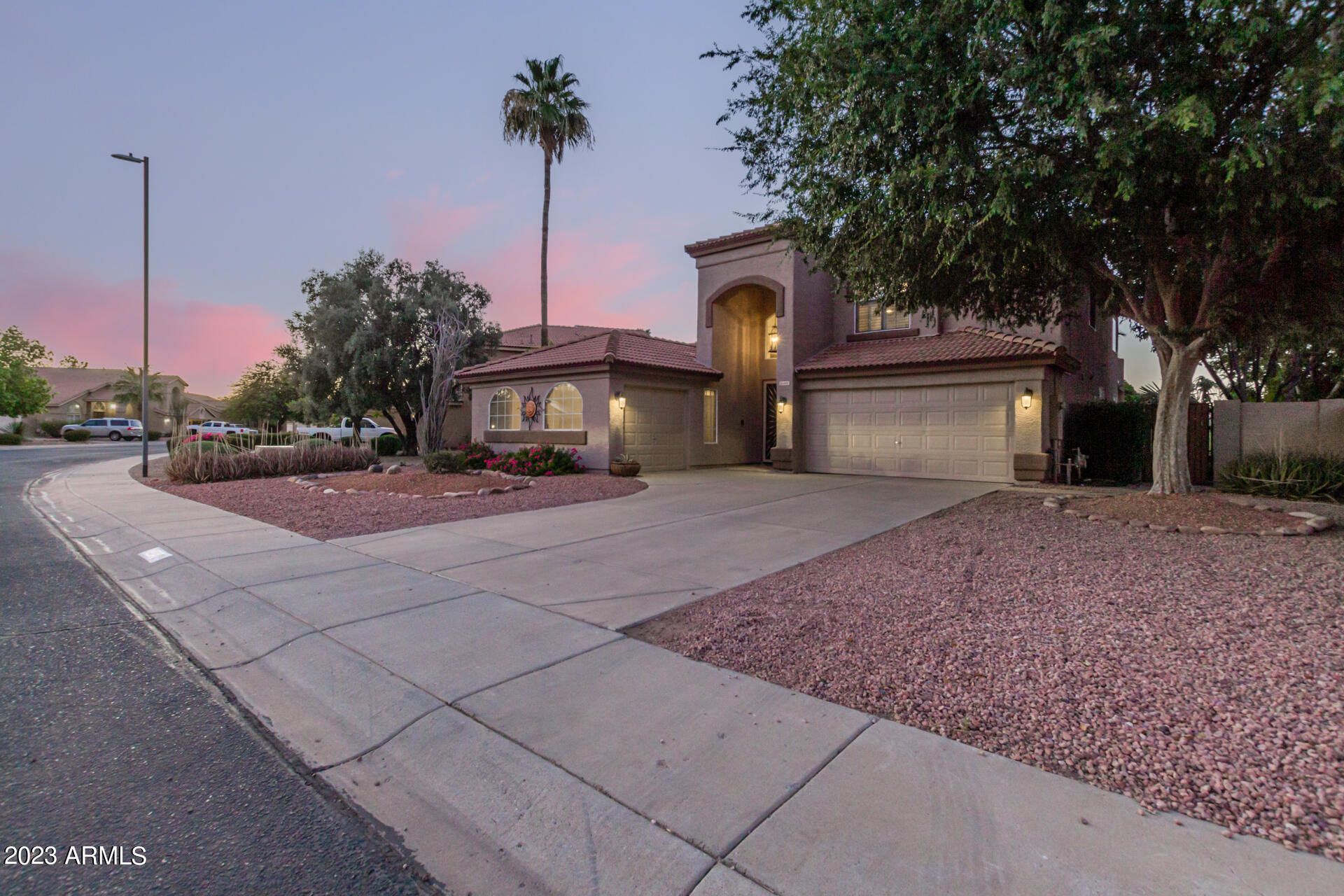 6490 W TONOPAH Drive