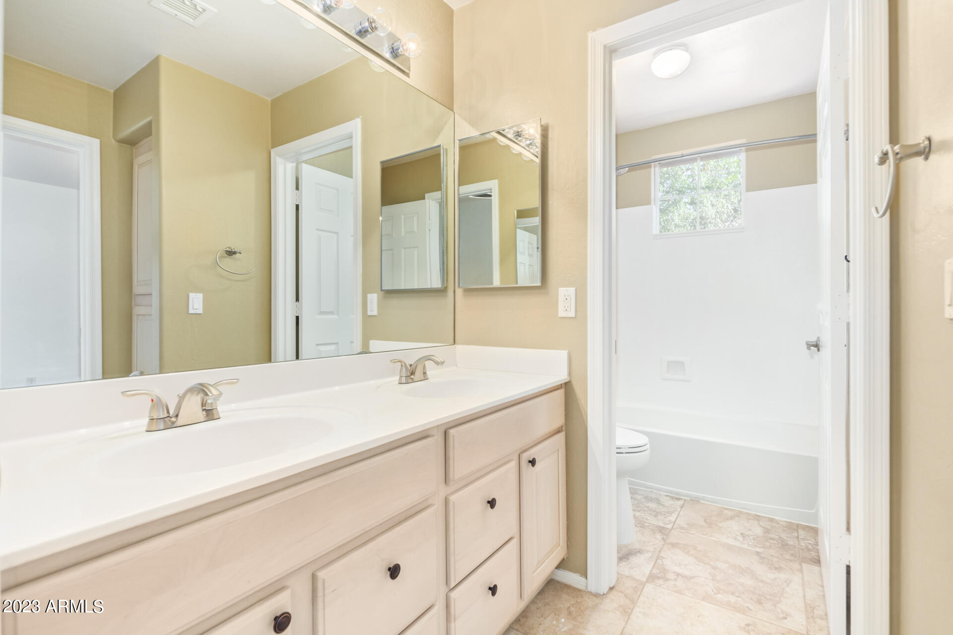 6490 W TONOPAH Drive
