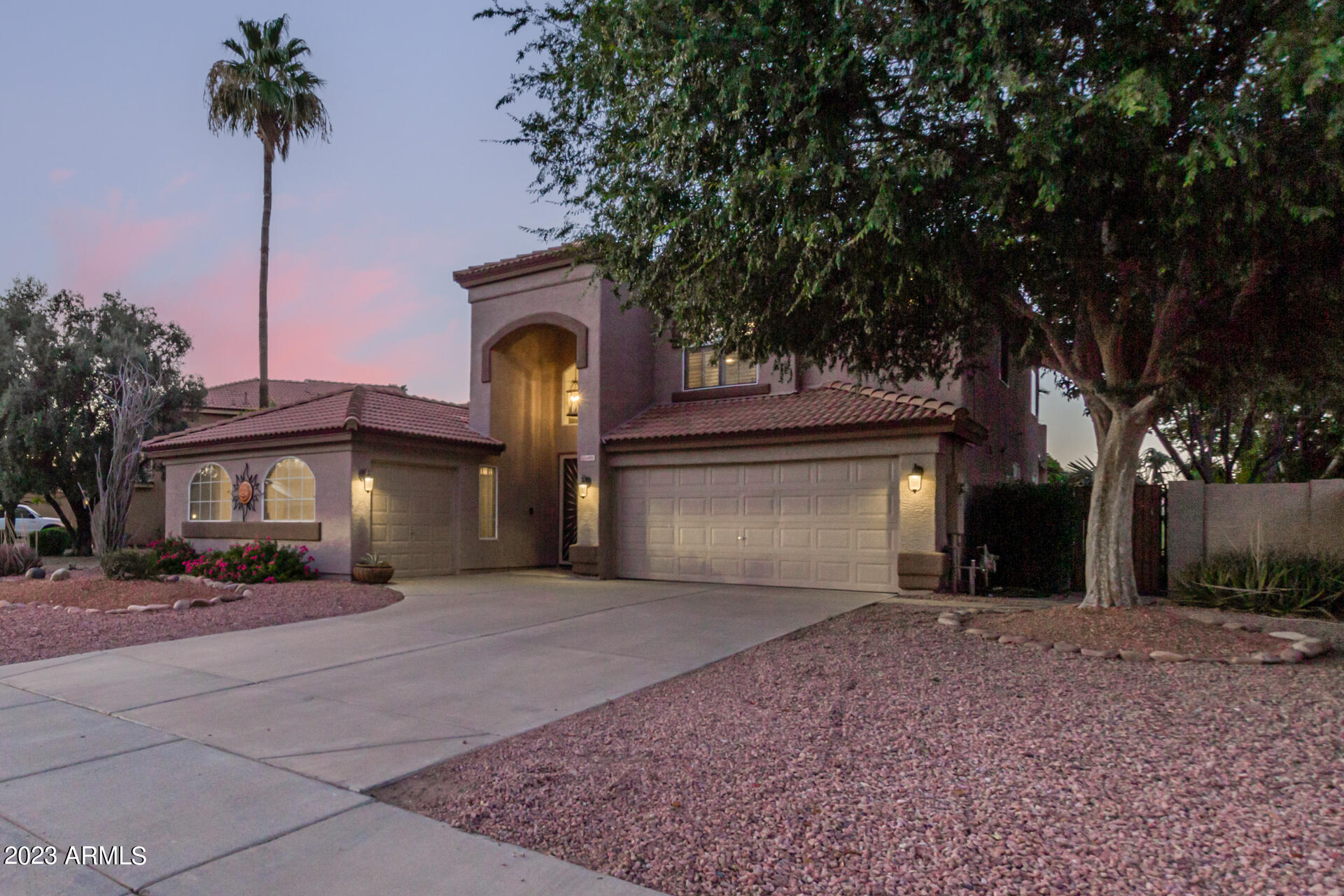 6490 W TONOPAH Drive