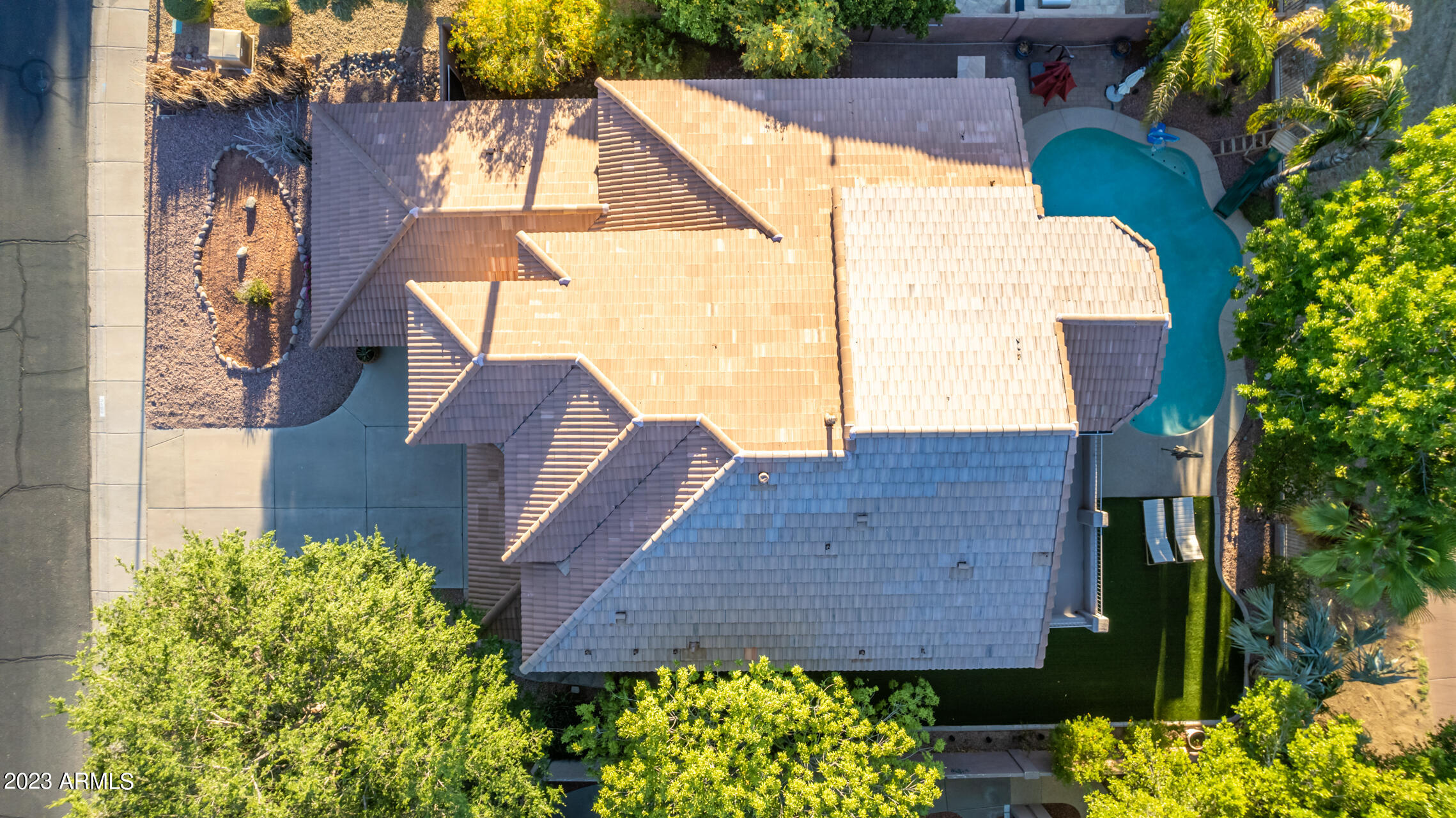 6490 W TONOPAH Drive