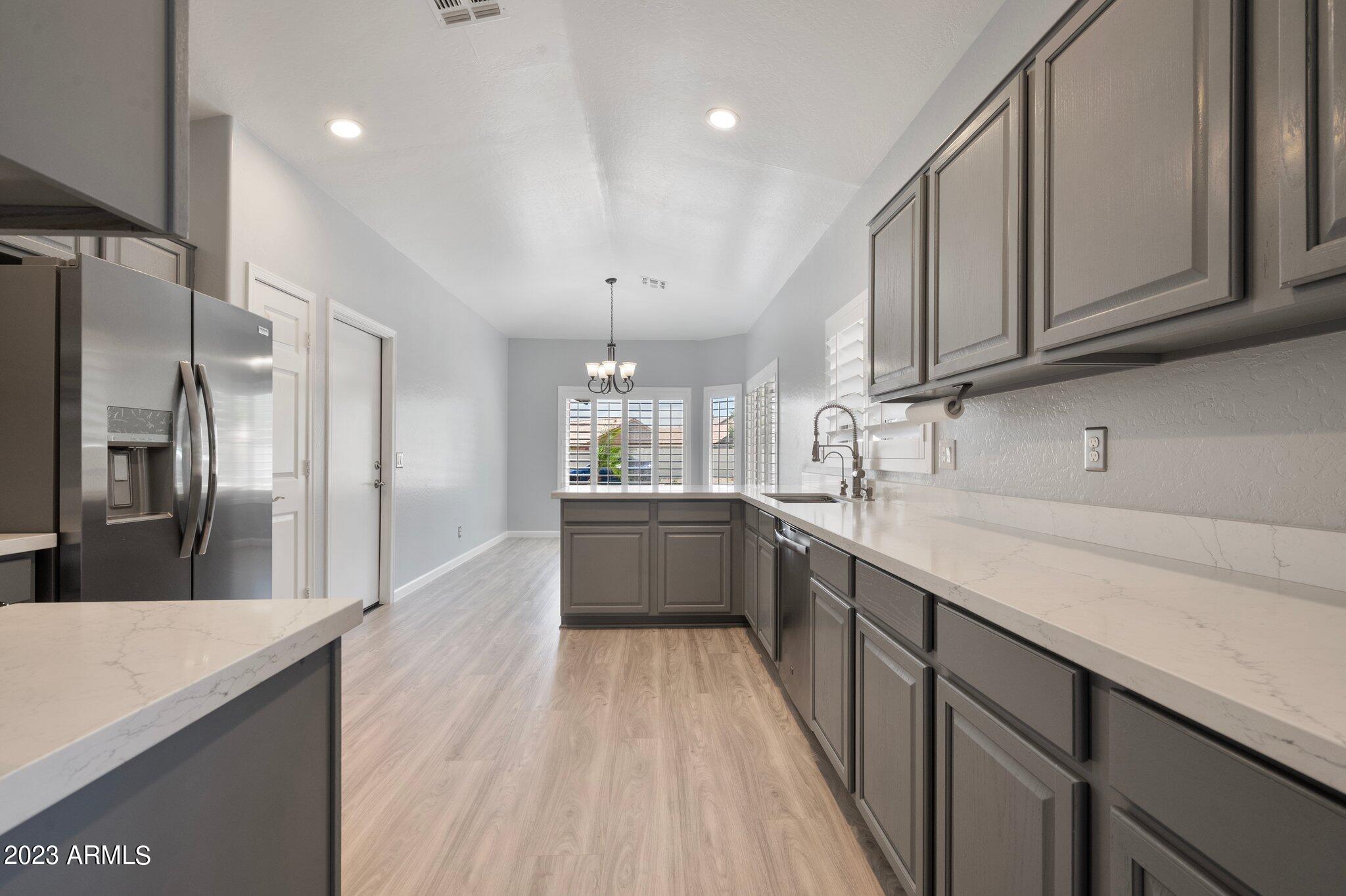 3354 E BONANZA Road