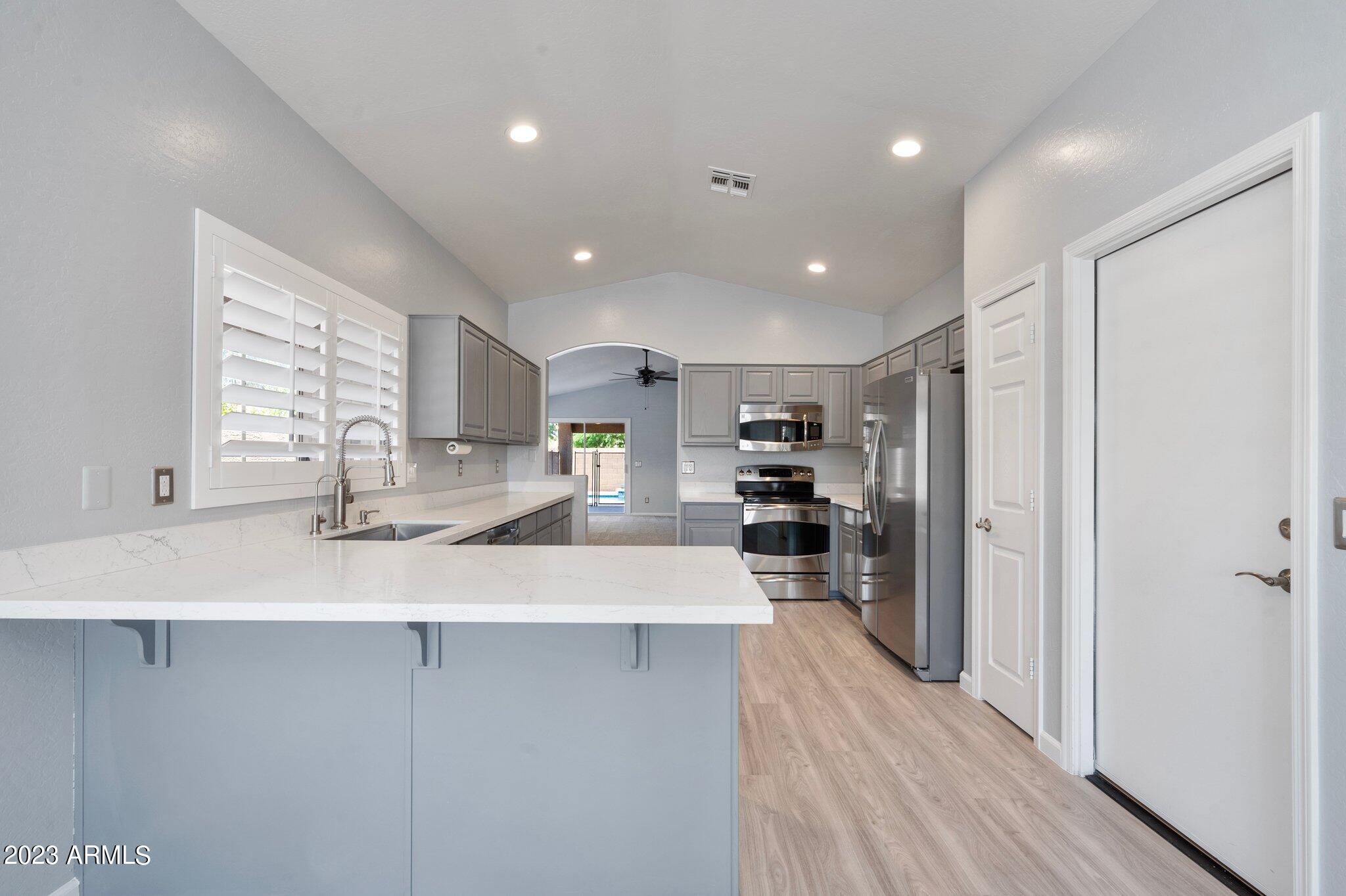 3354 E BONANZA Road