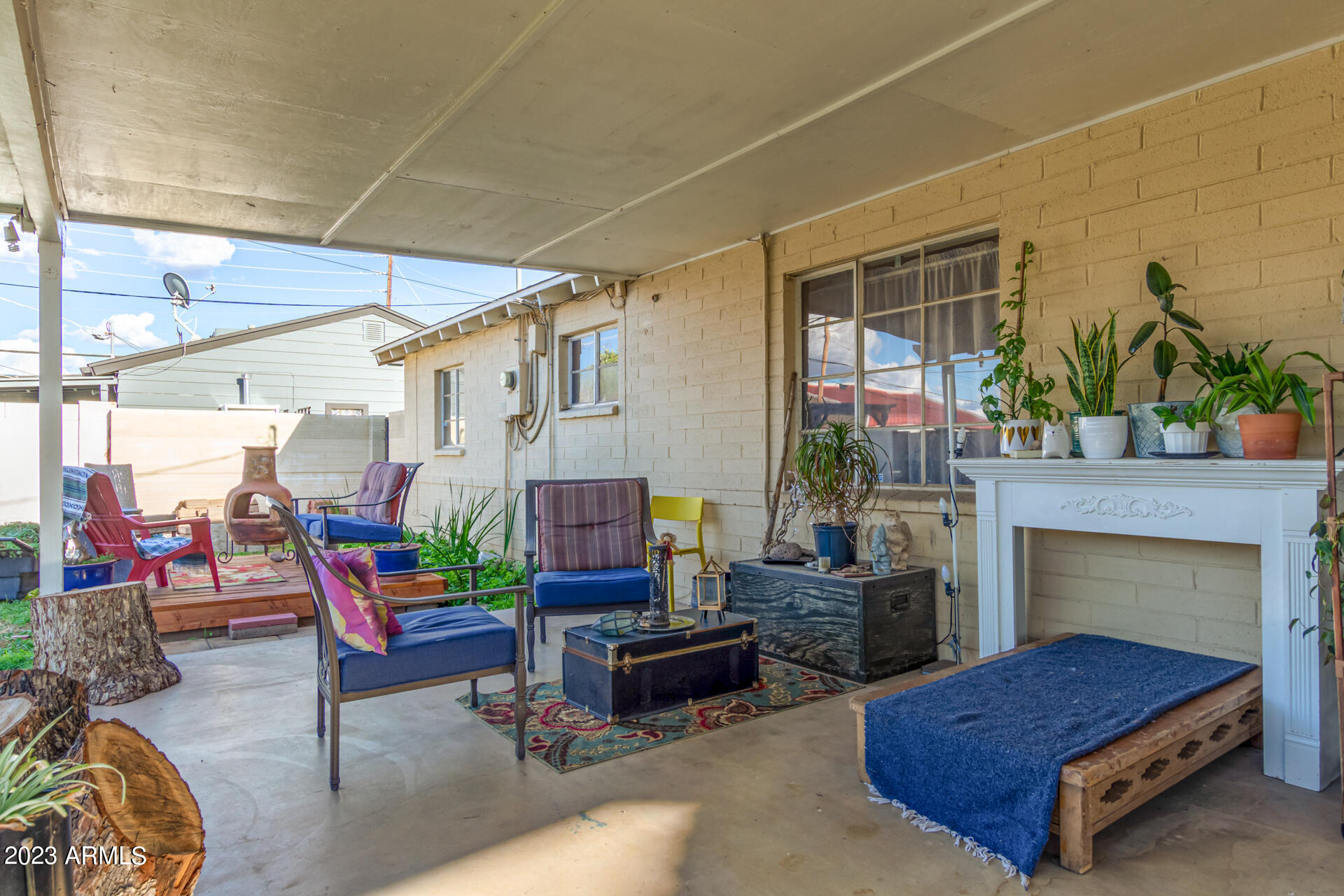 1220 W HIGHLAND Avenue