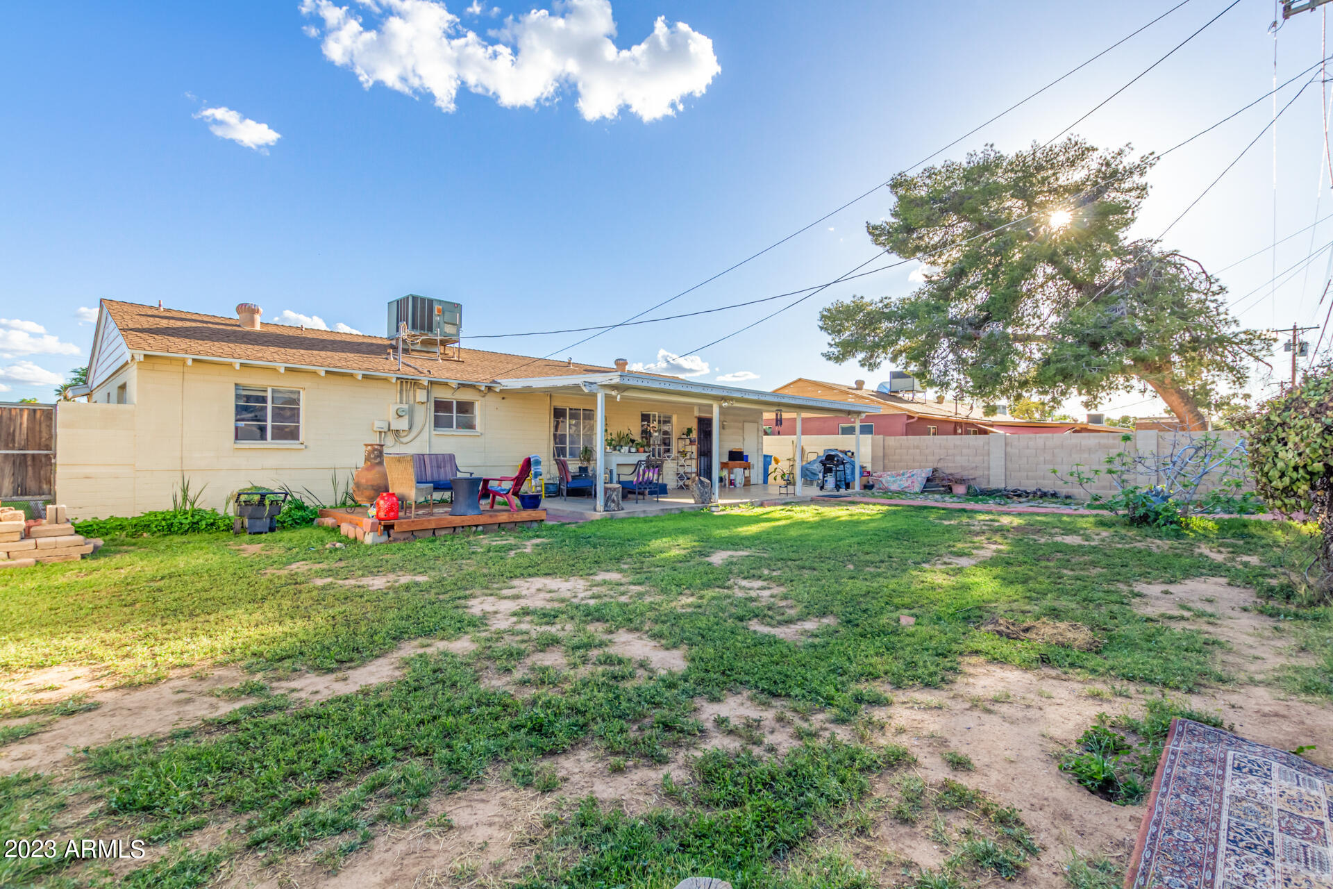 1220 W HIGHLAND Avenue