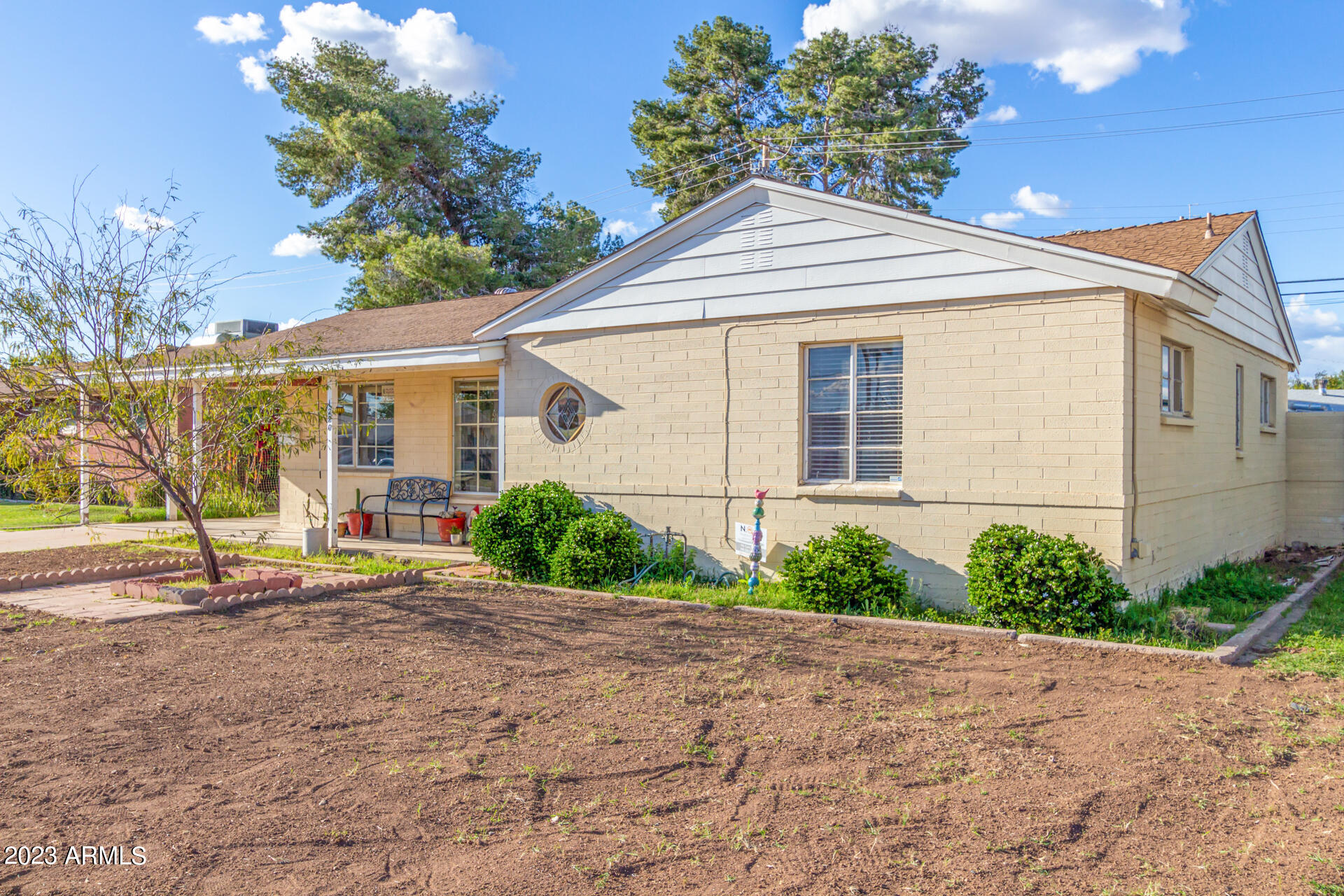 1220 W HIGHLAND Avenue