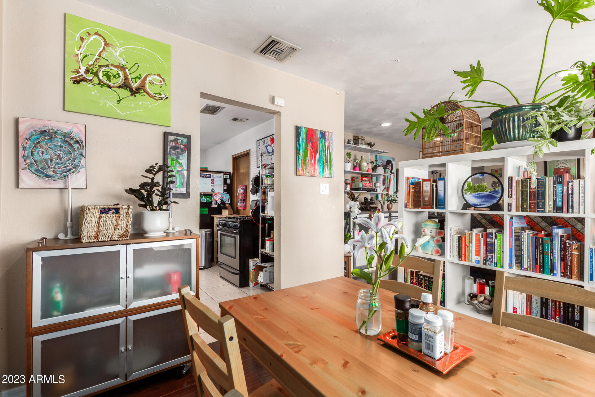 1220 W HIGHLAND Avenue