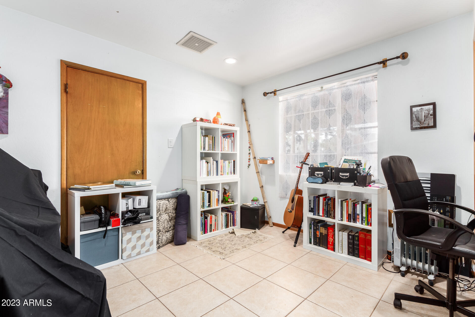 1220 W HIGHLAND Avenue