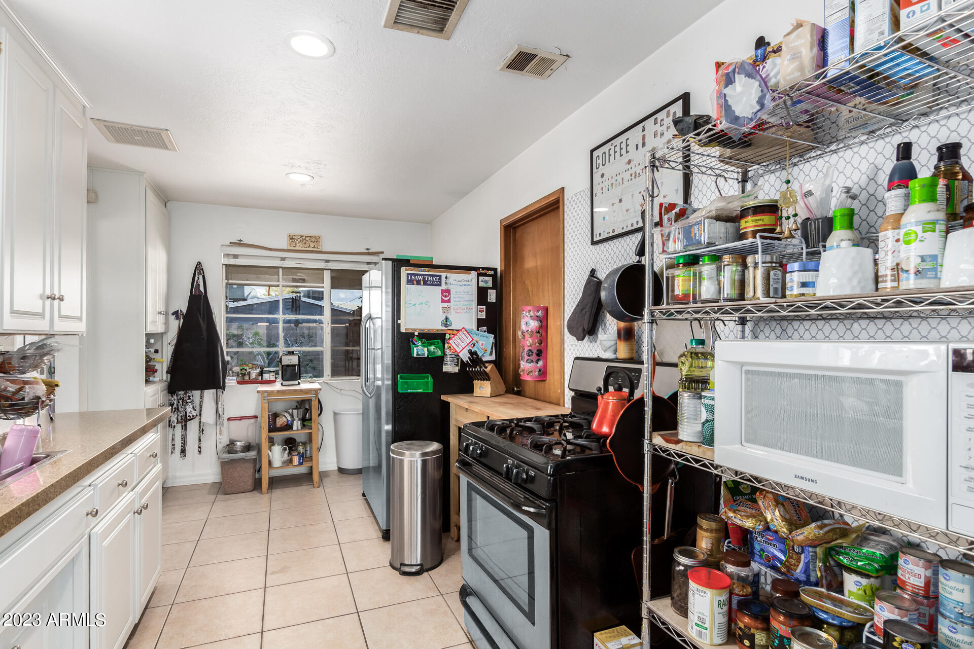 1220 W HIGHLAND Avenue