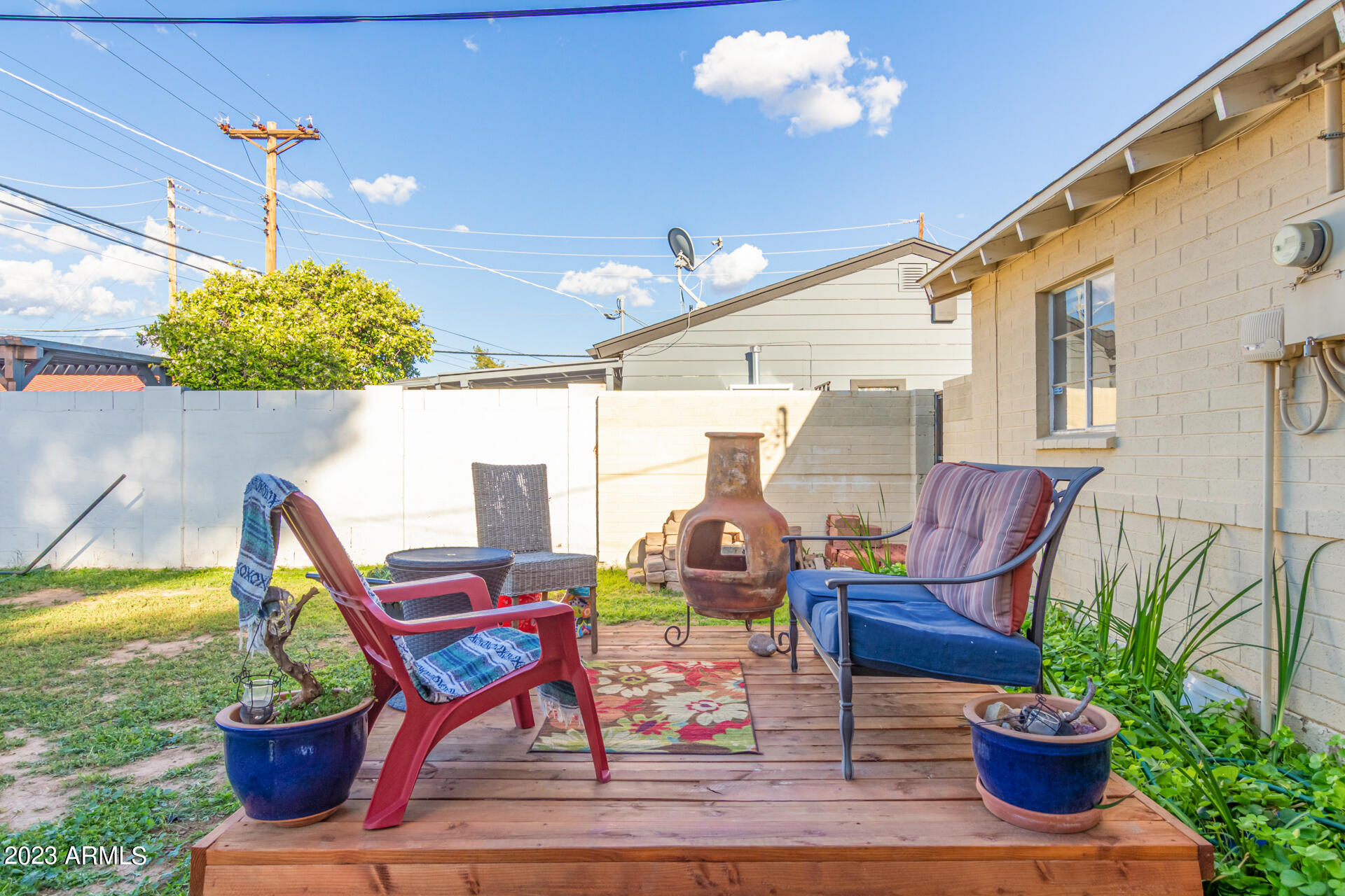 1220 W HIGHLAND Avenue