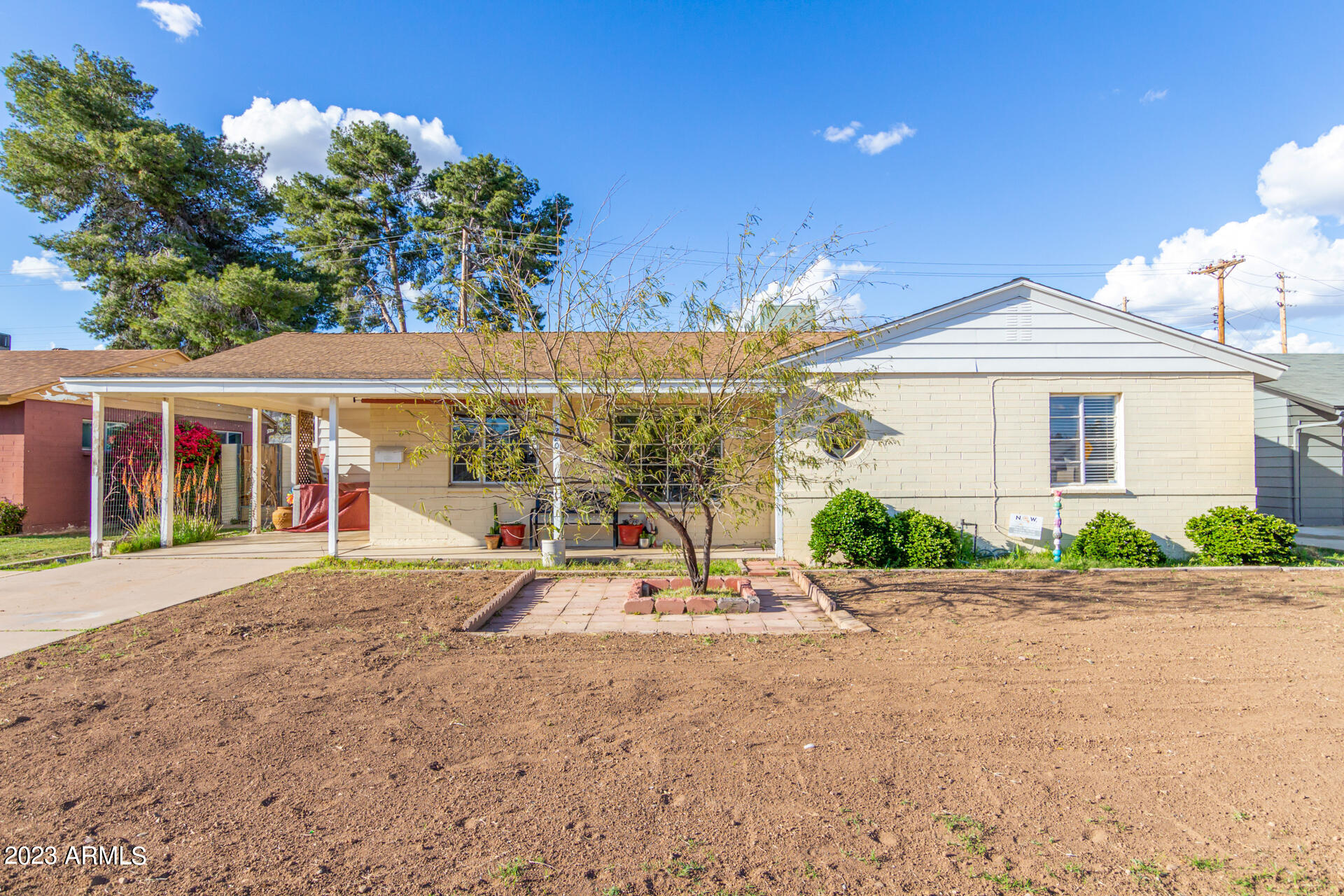 1220 W HIGHLAND Avenue