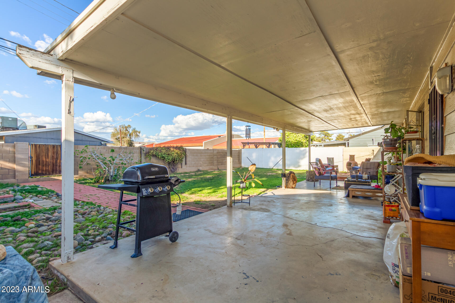 1220 W HIGHLAND Avenue