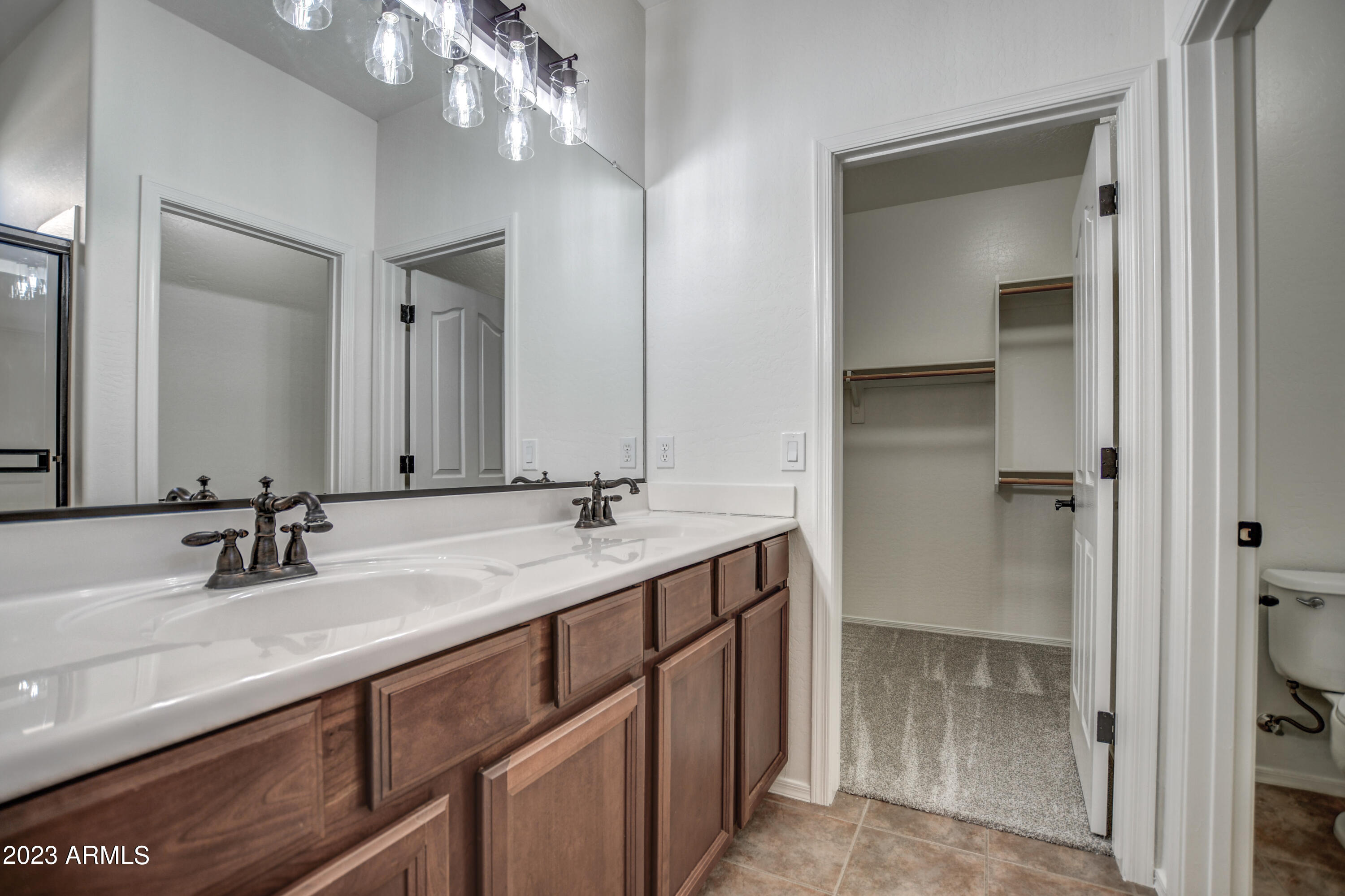 7421 W SOPHIE Lane