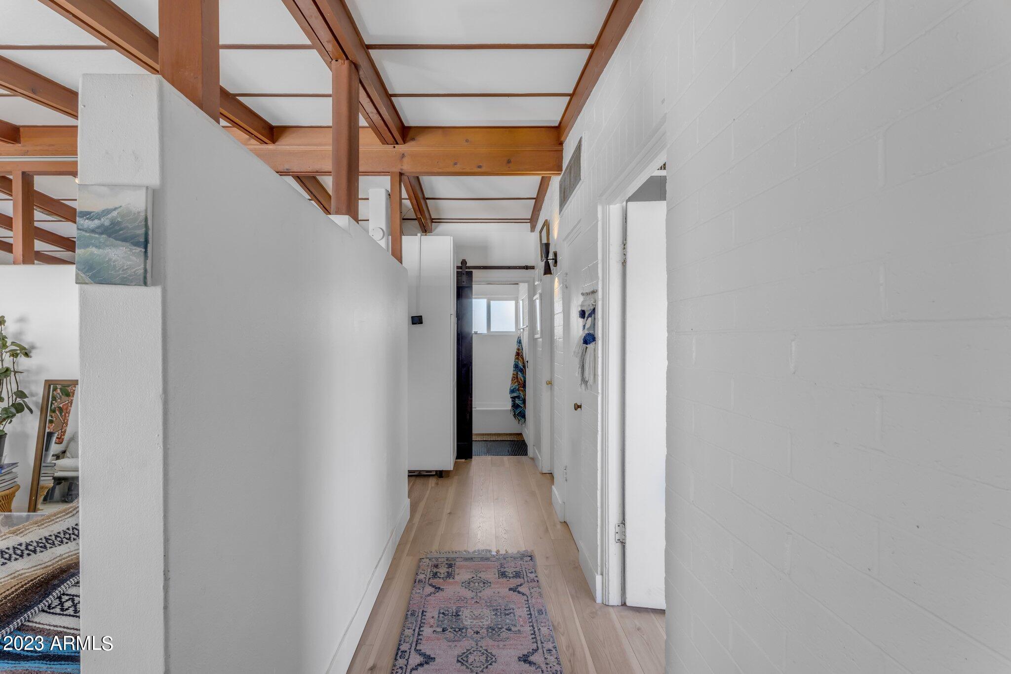 334 W GLENROSA Avenue