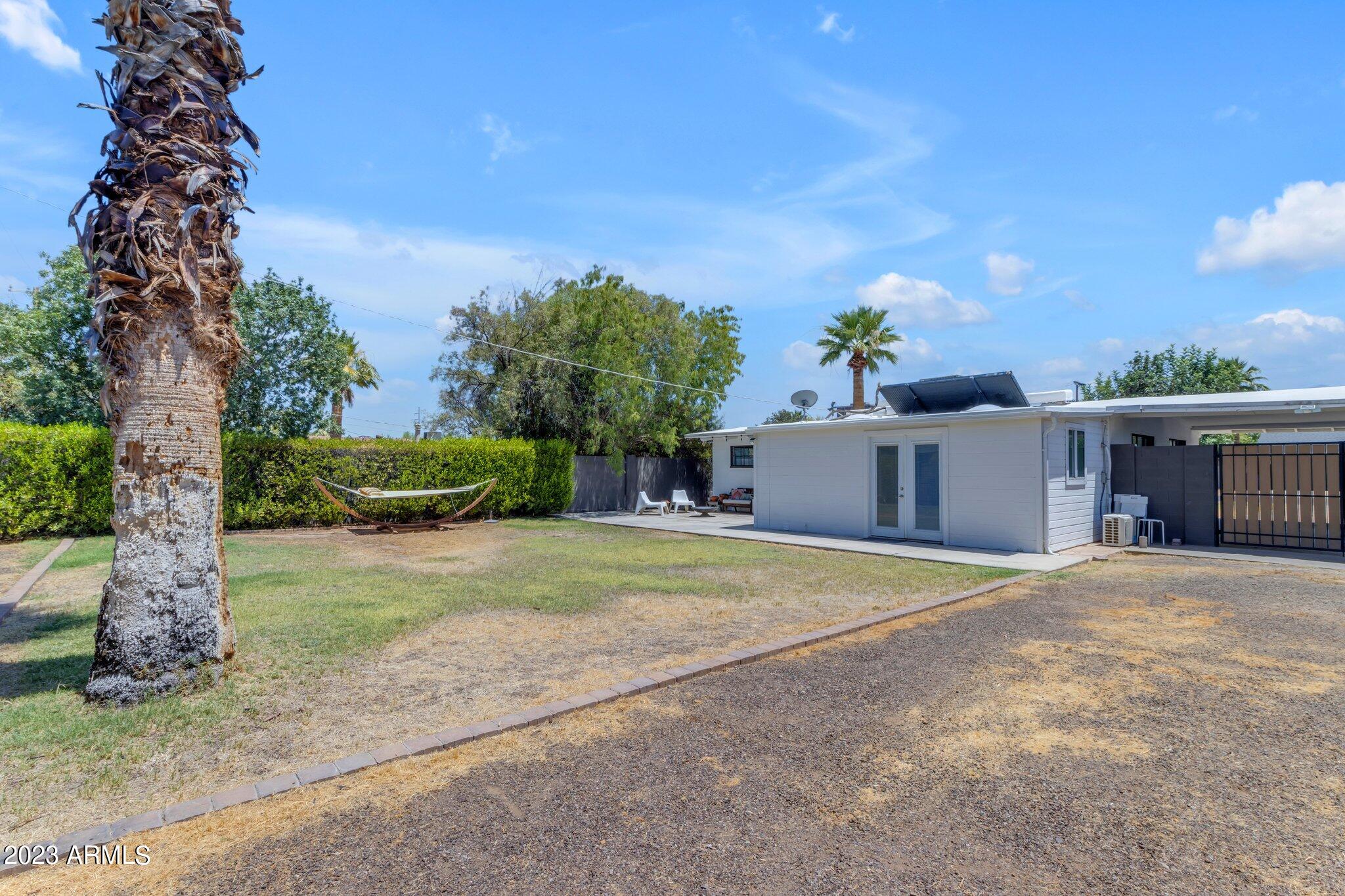 334 W GLENROSA Avenue