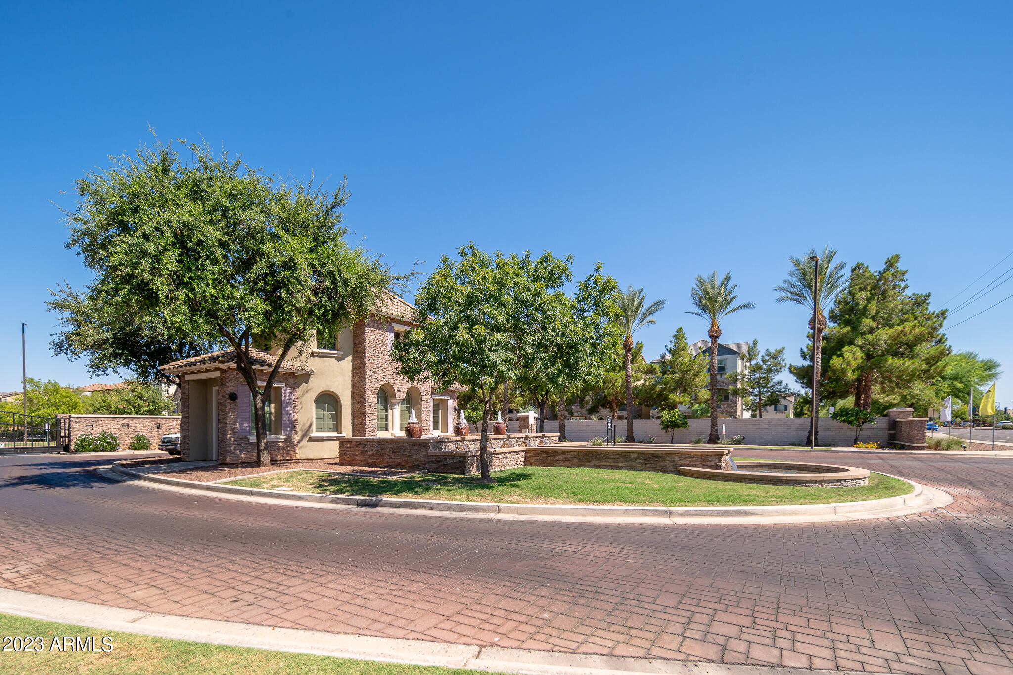 2771 S BAHAMA Drive
