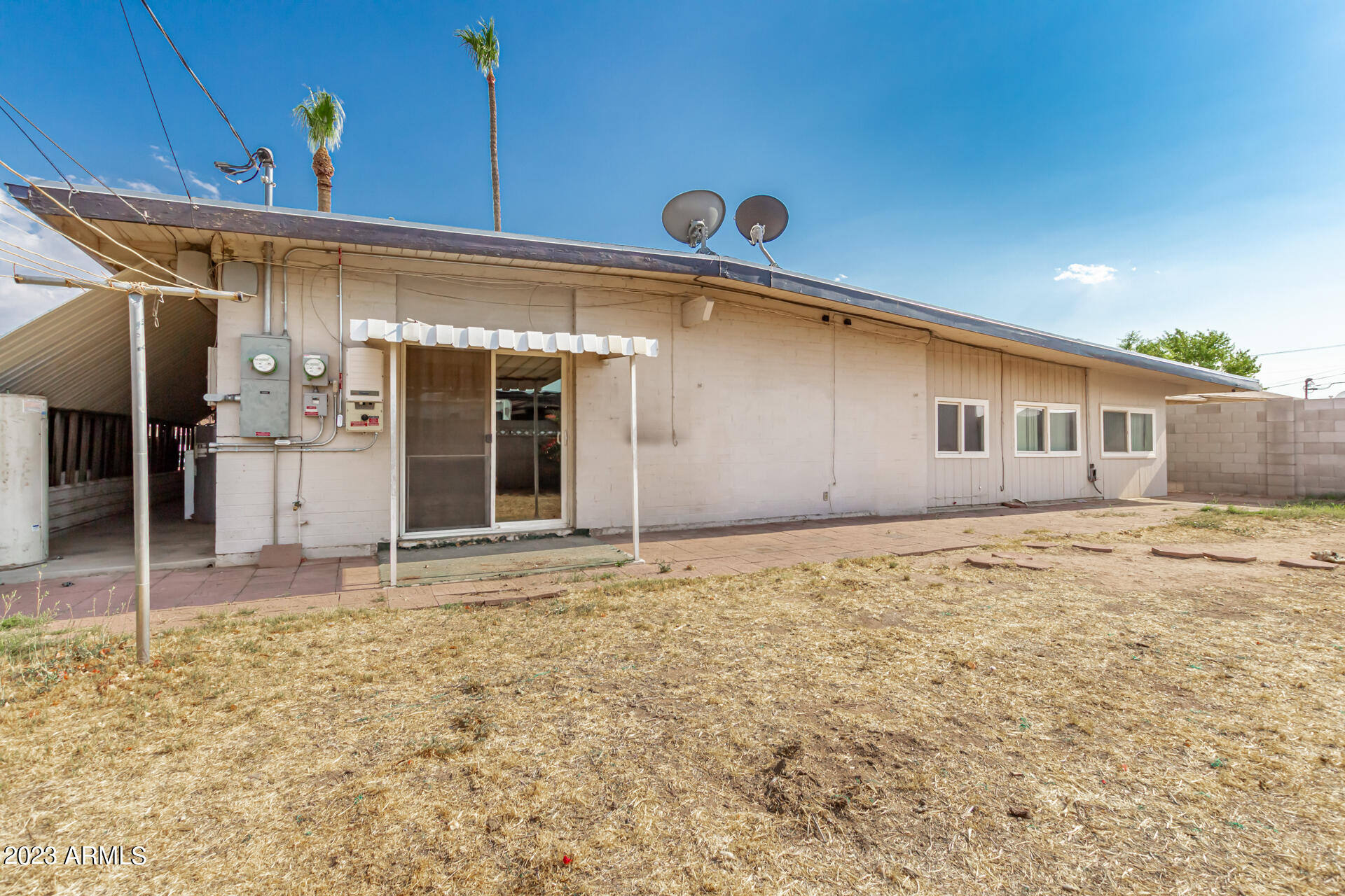 2220 E ALPINE Avenue