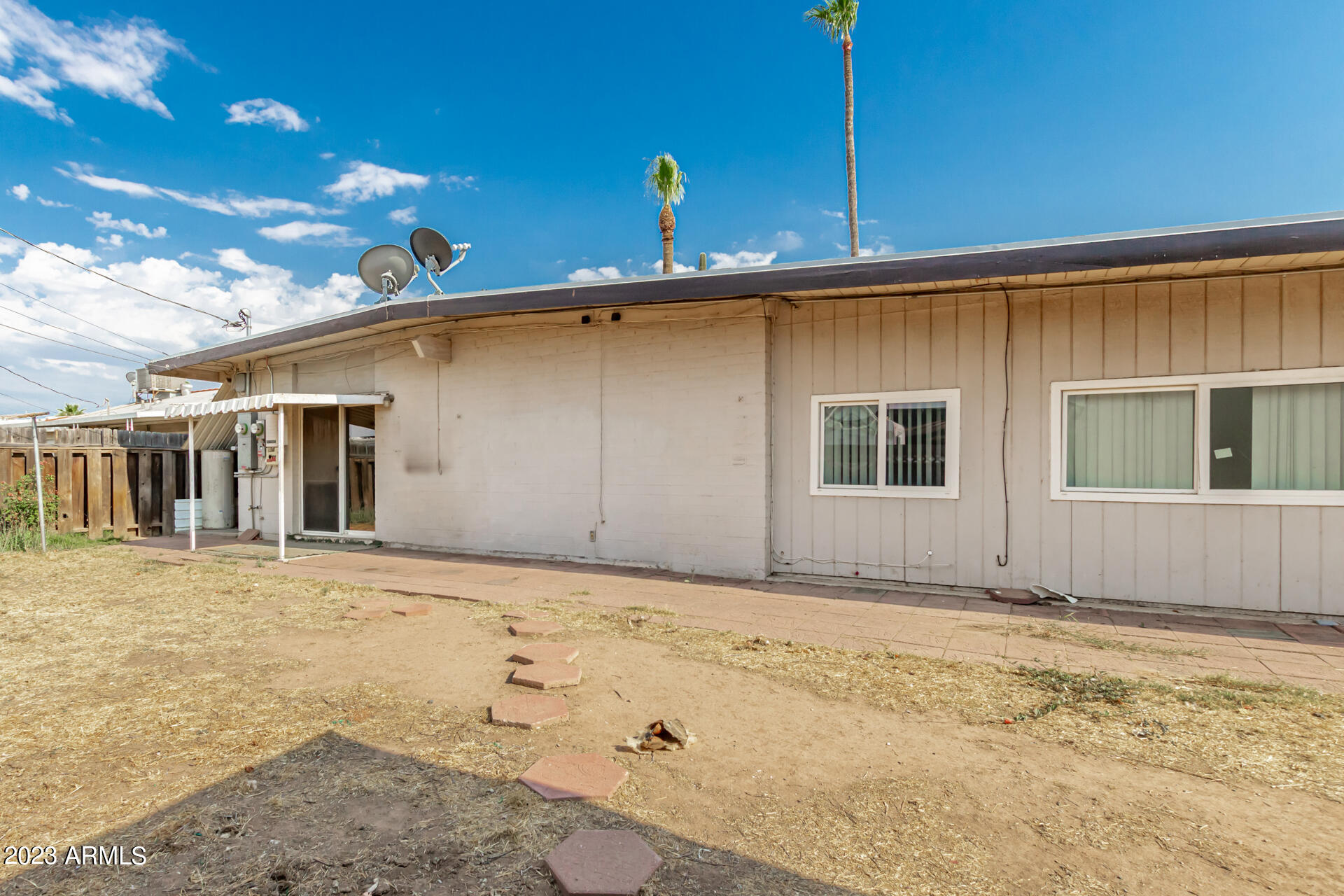2220 E ALPINE Avenue