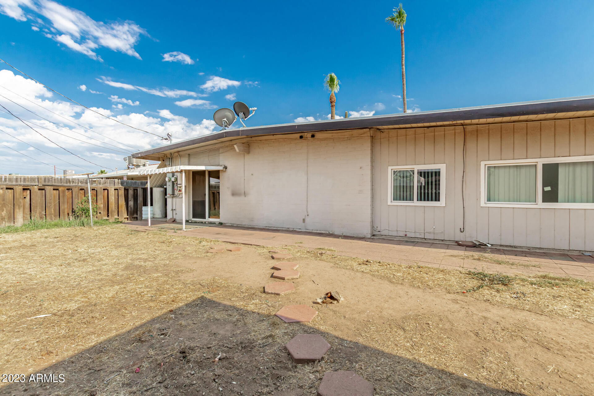 2220 E ALPINE Avenue