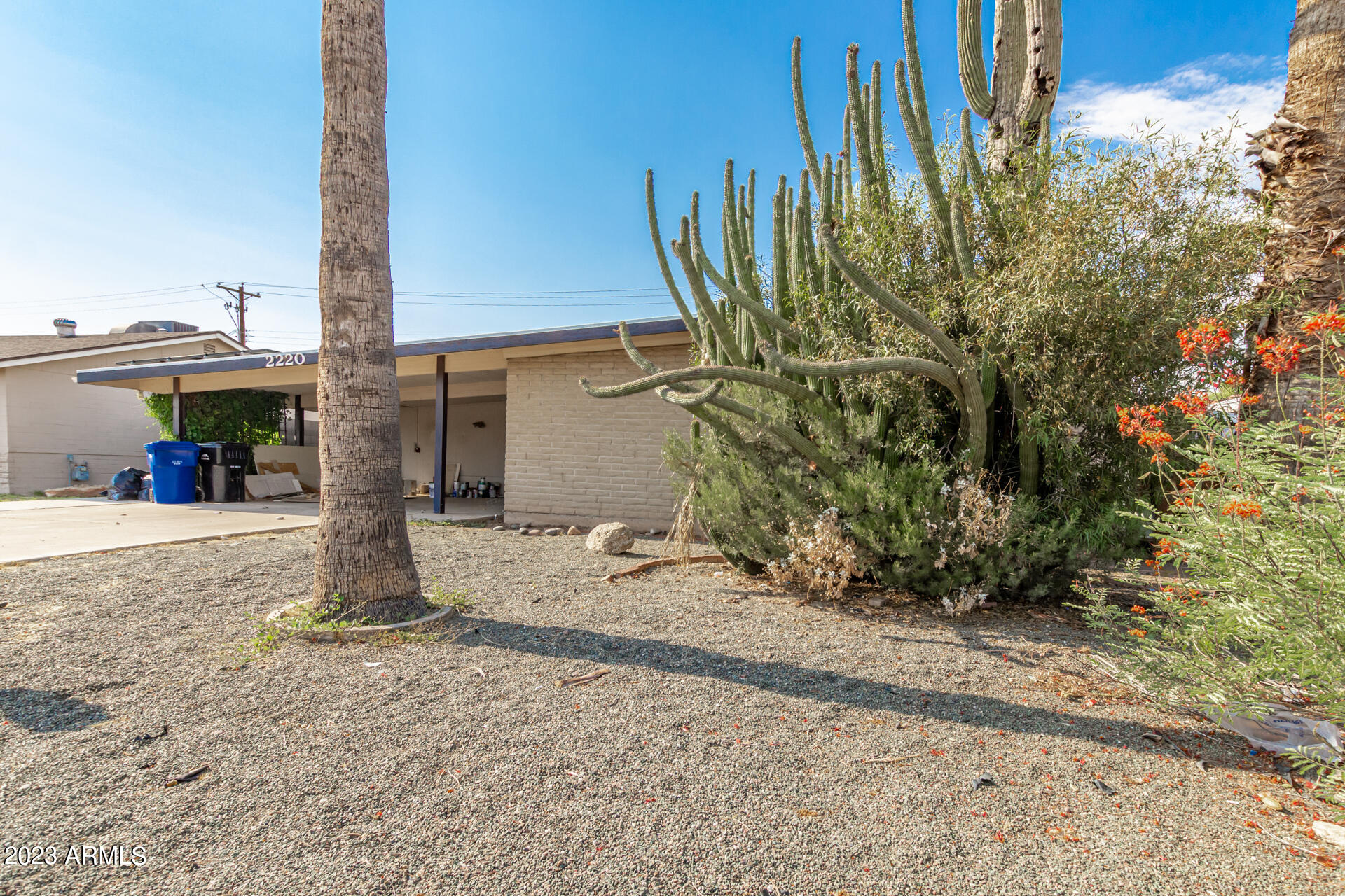 2220 E ALPINE Avenue