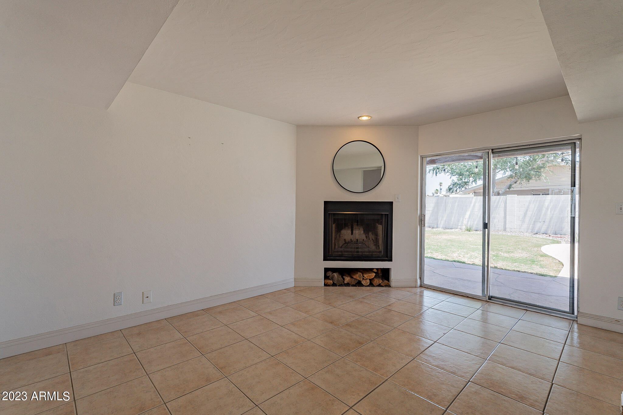 1803 S HERITAGE --
