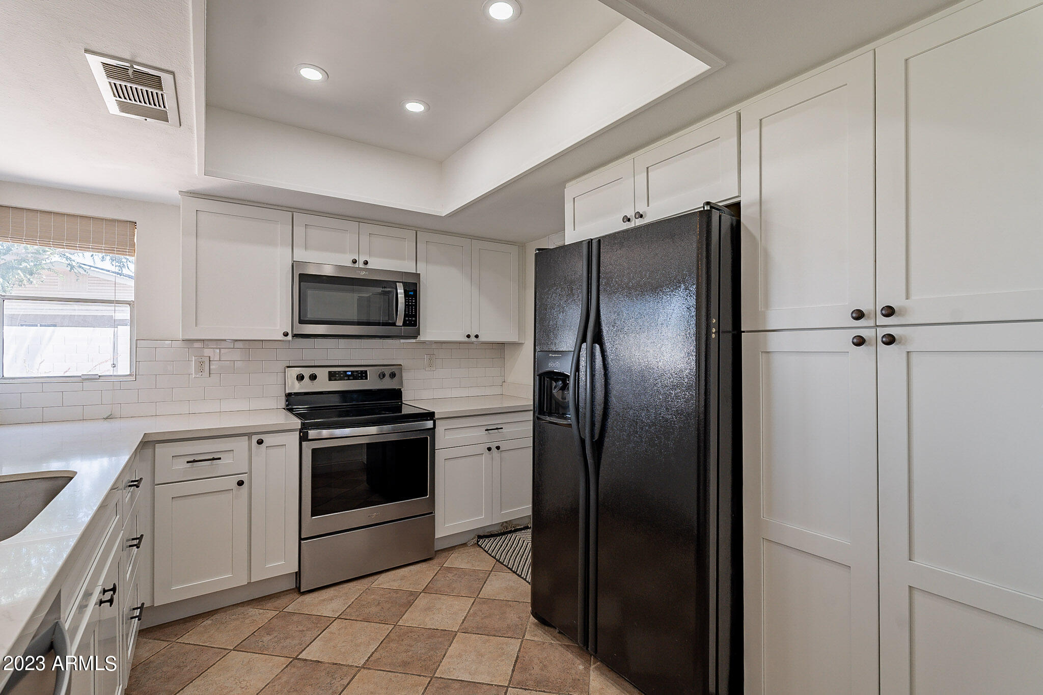 1803 S HERITAGE --