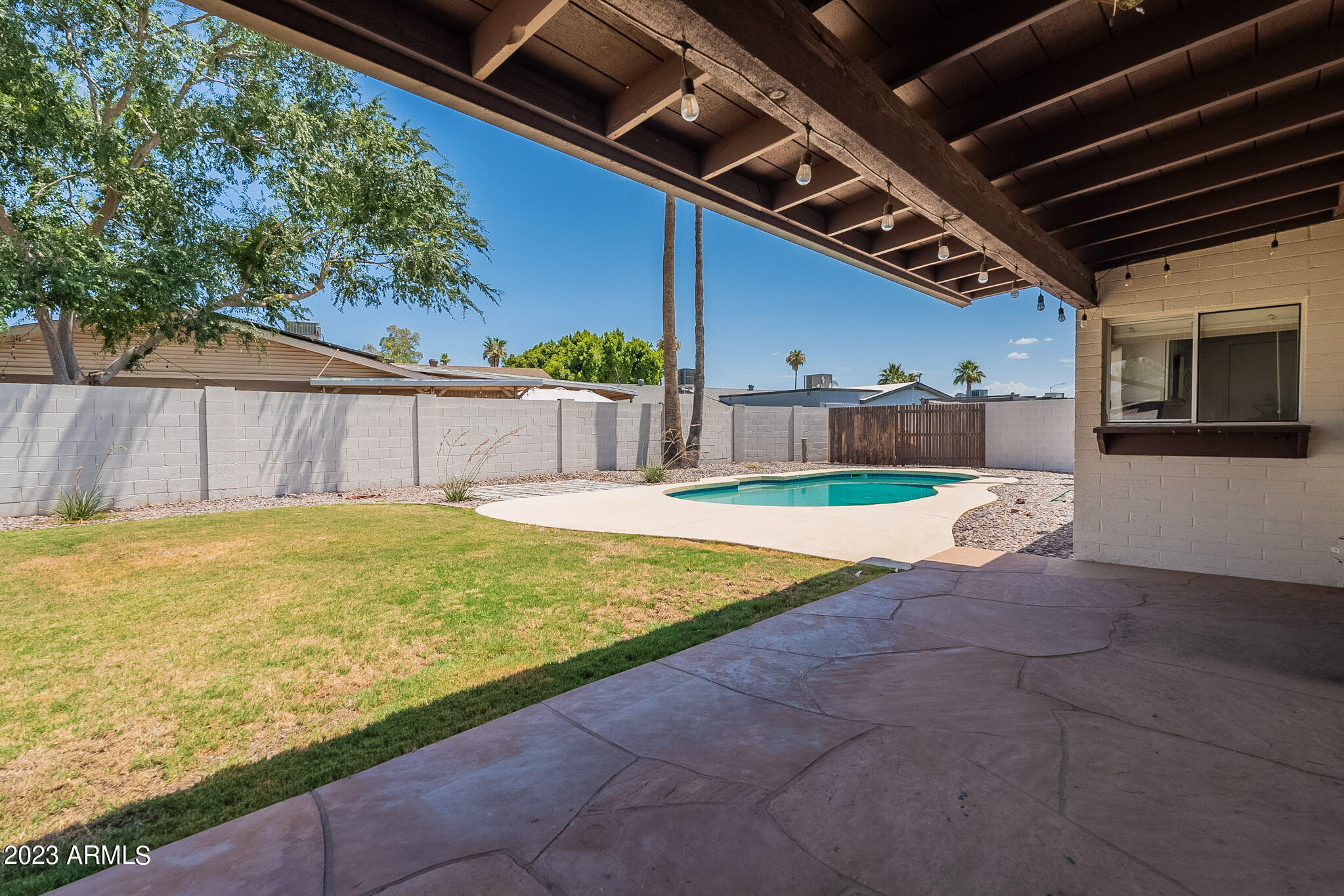1803 S HERITAGE --