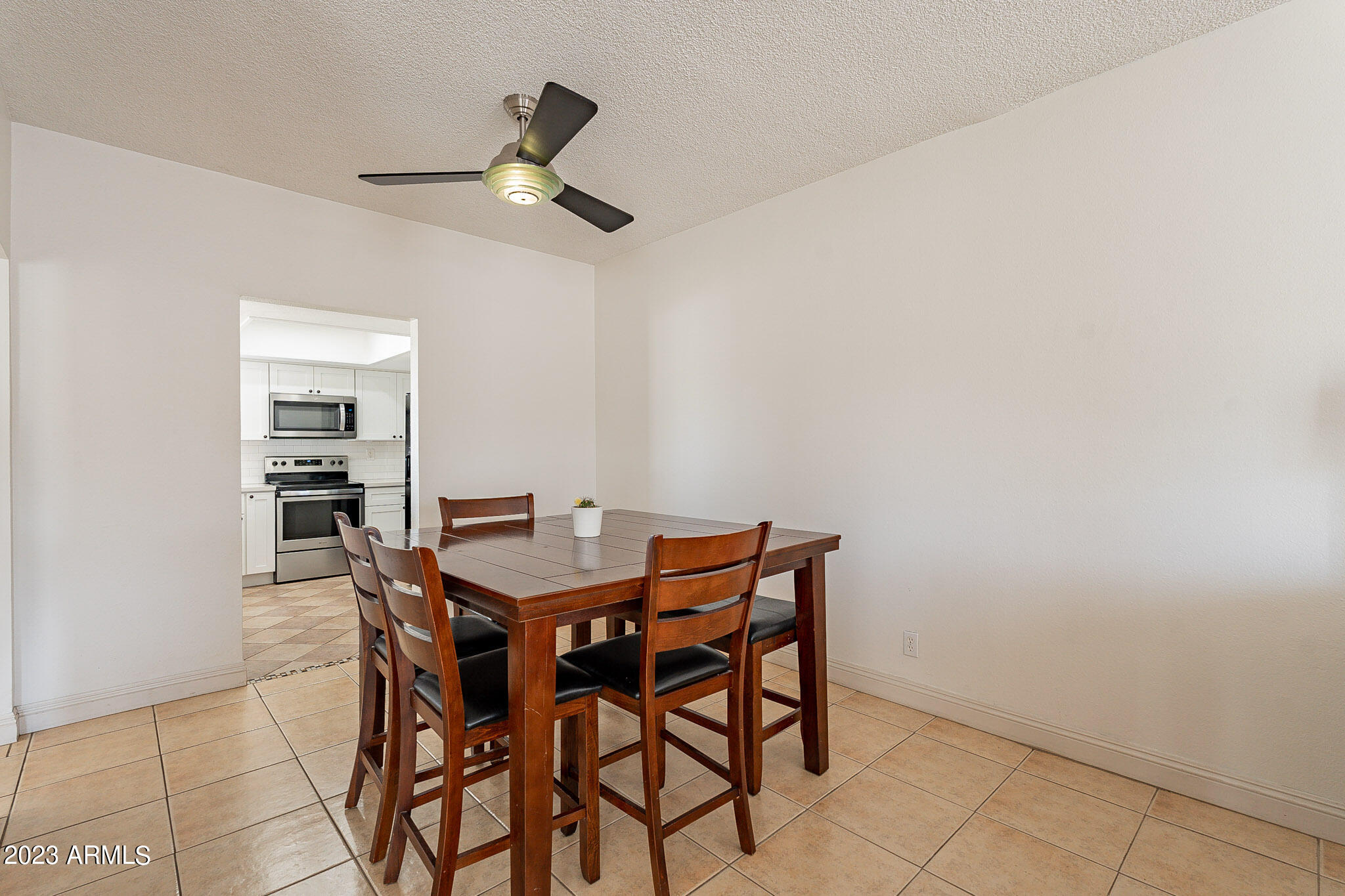 1803 S HERITAGE --