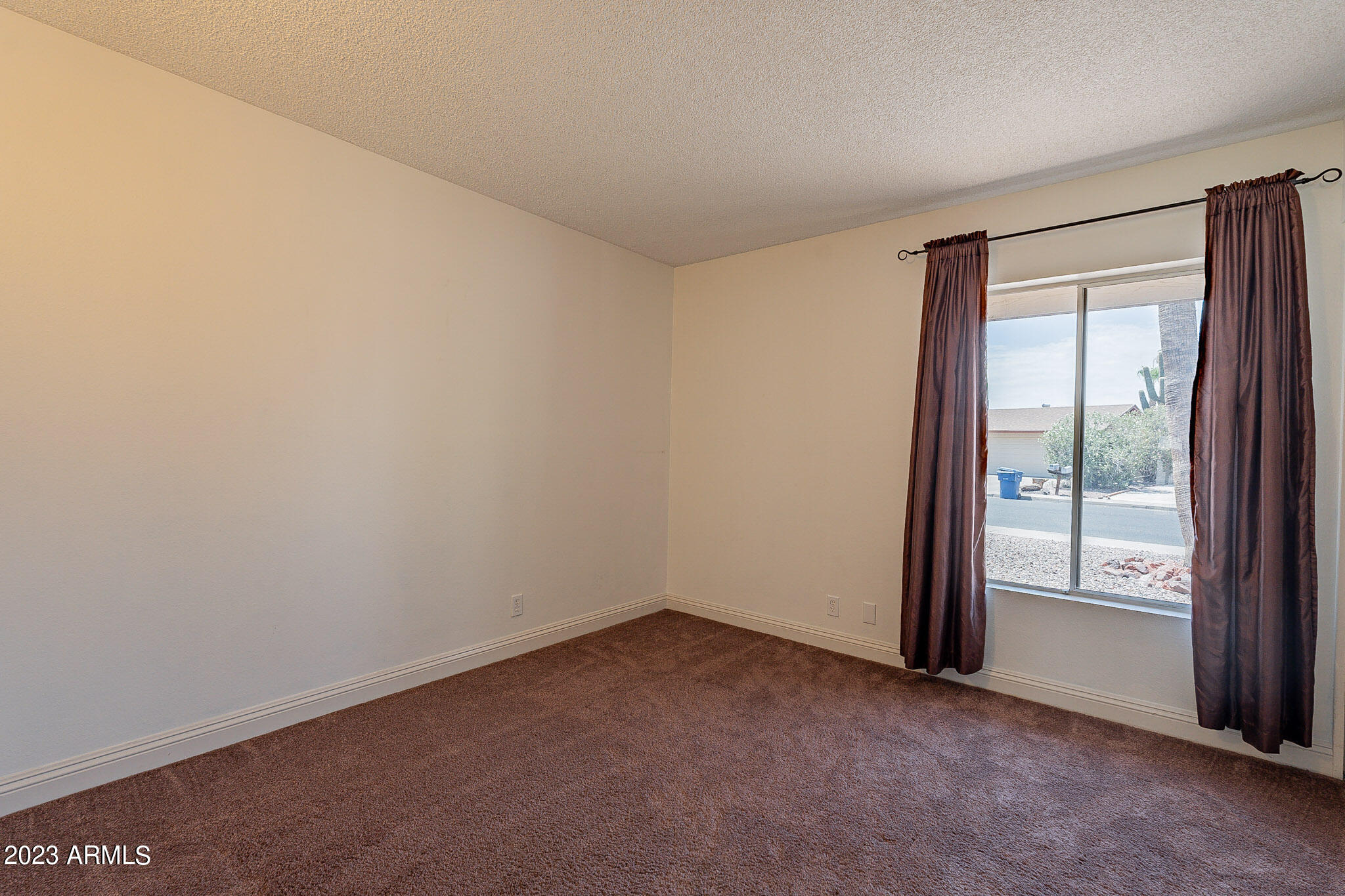 1803 S HERITAGE --