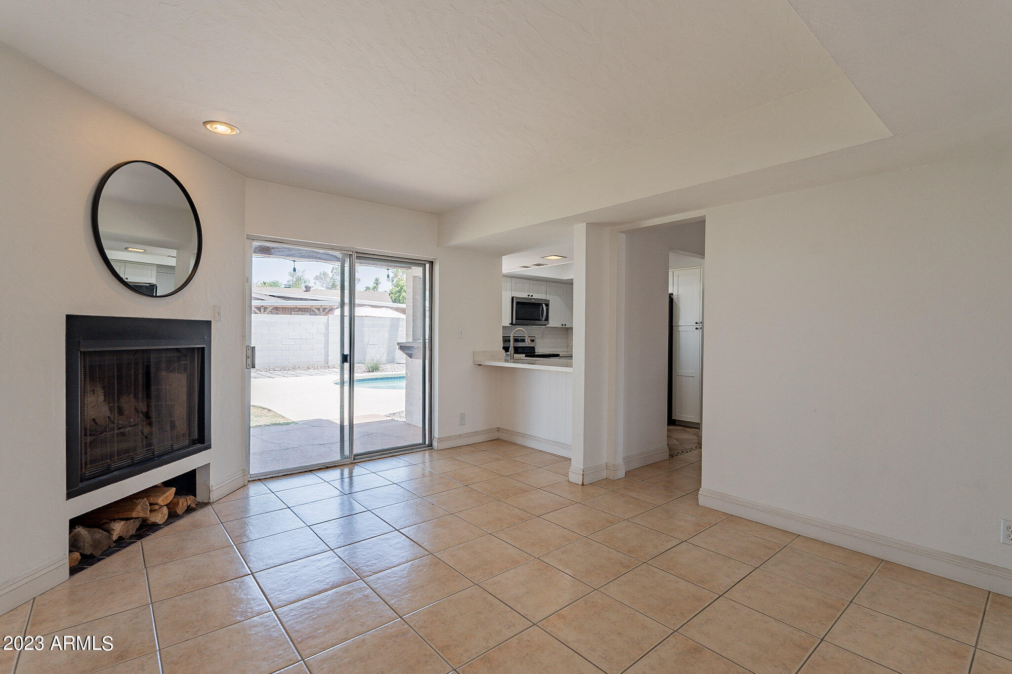 1803 S HERITAGE --