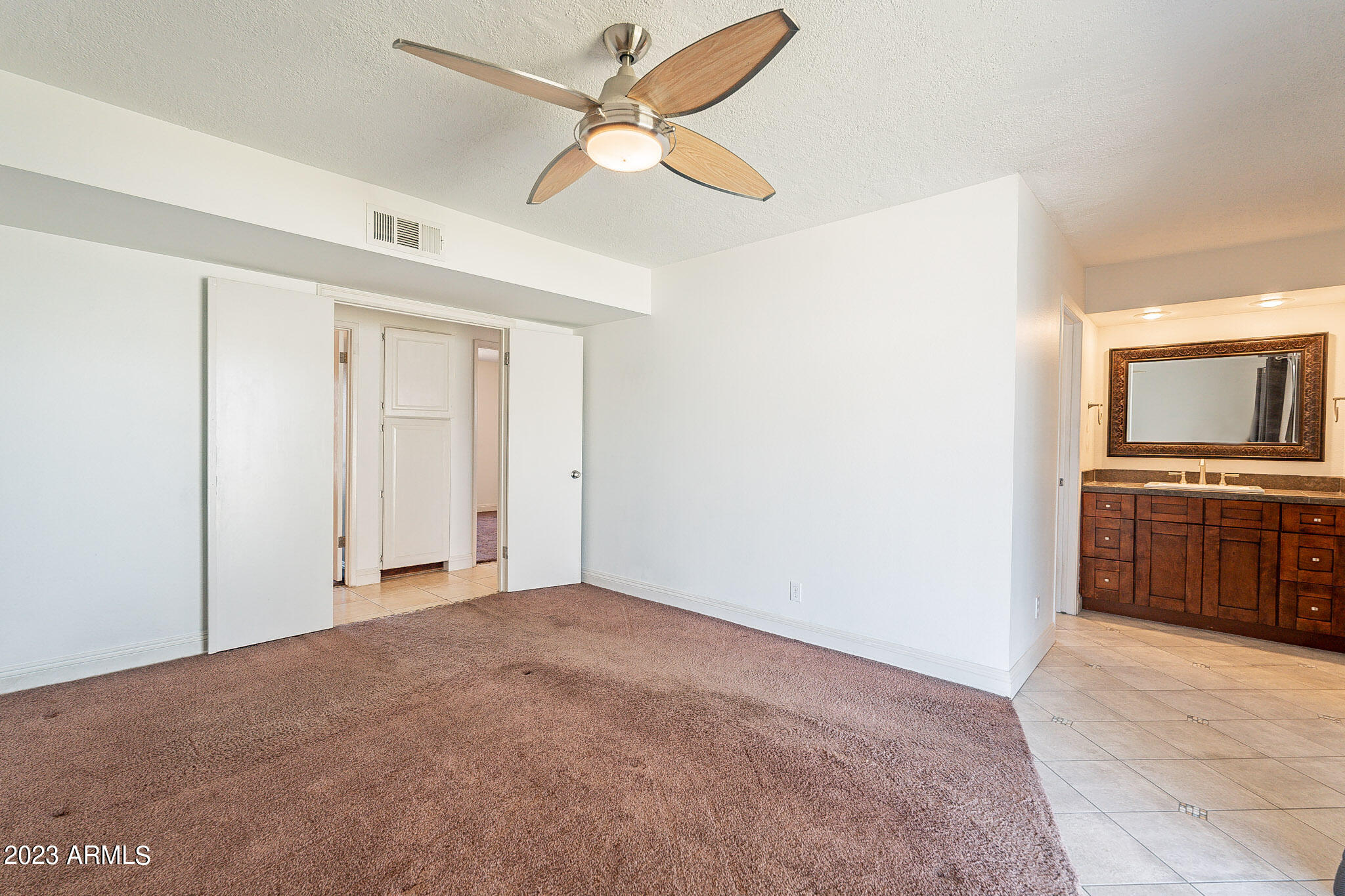 1803 S HERITAGE --