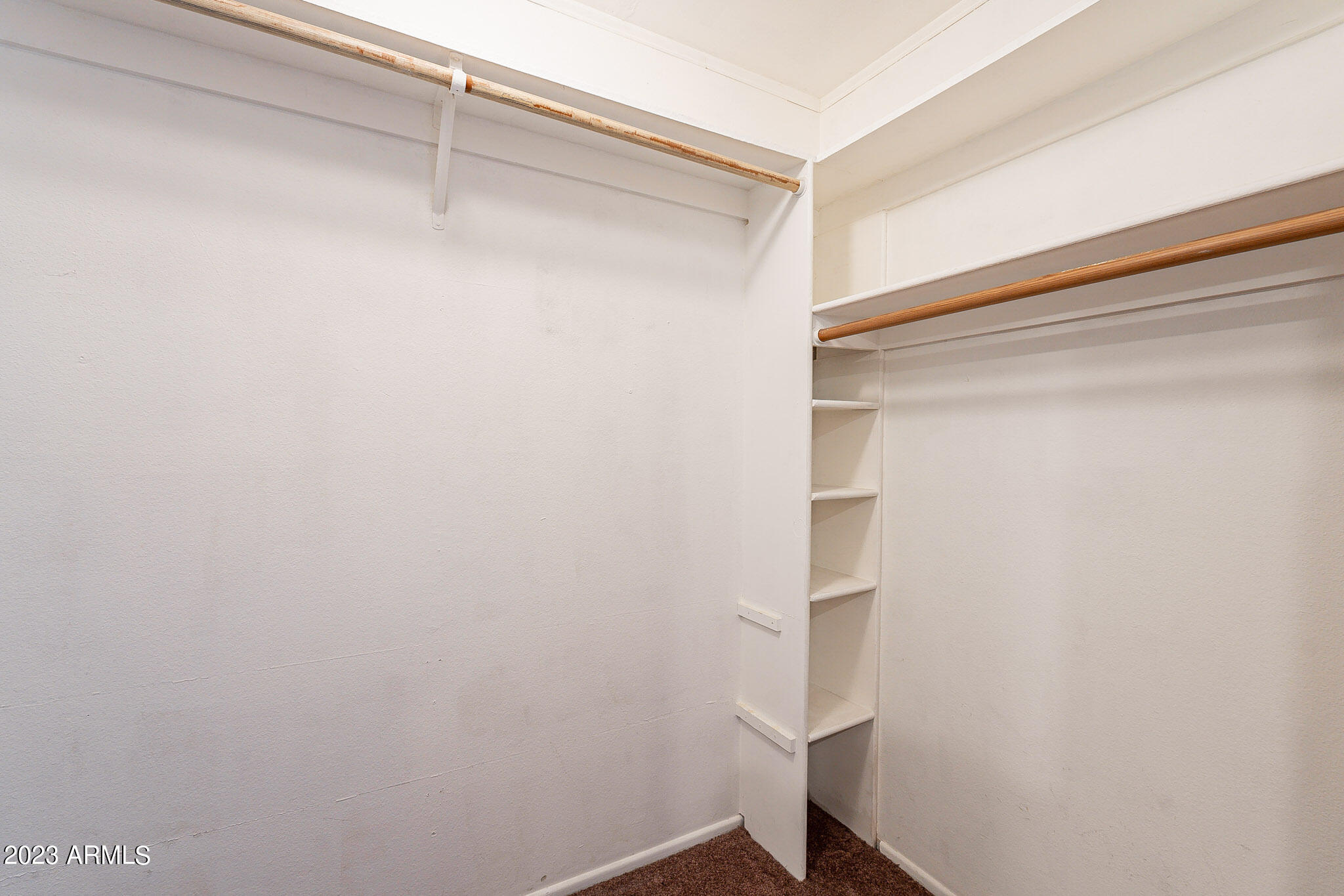 1803 S HERITAGE --