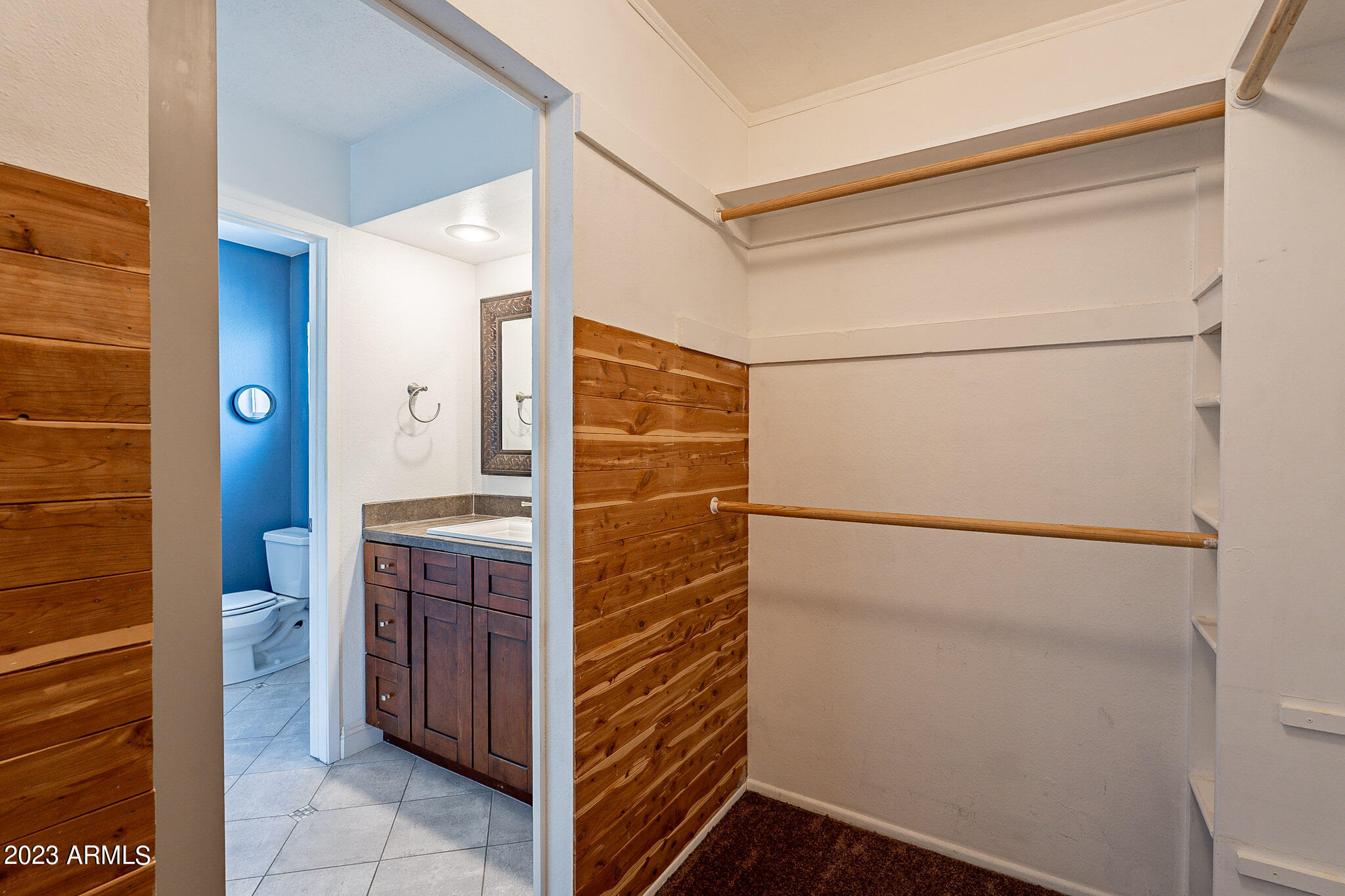 1803 S HERITAGE --