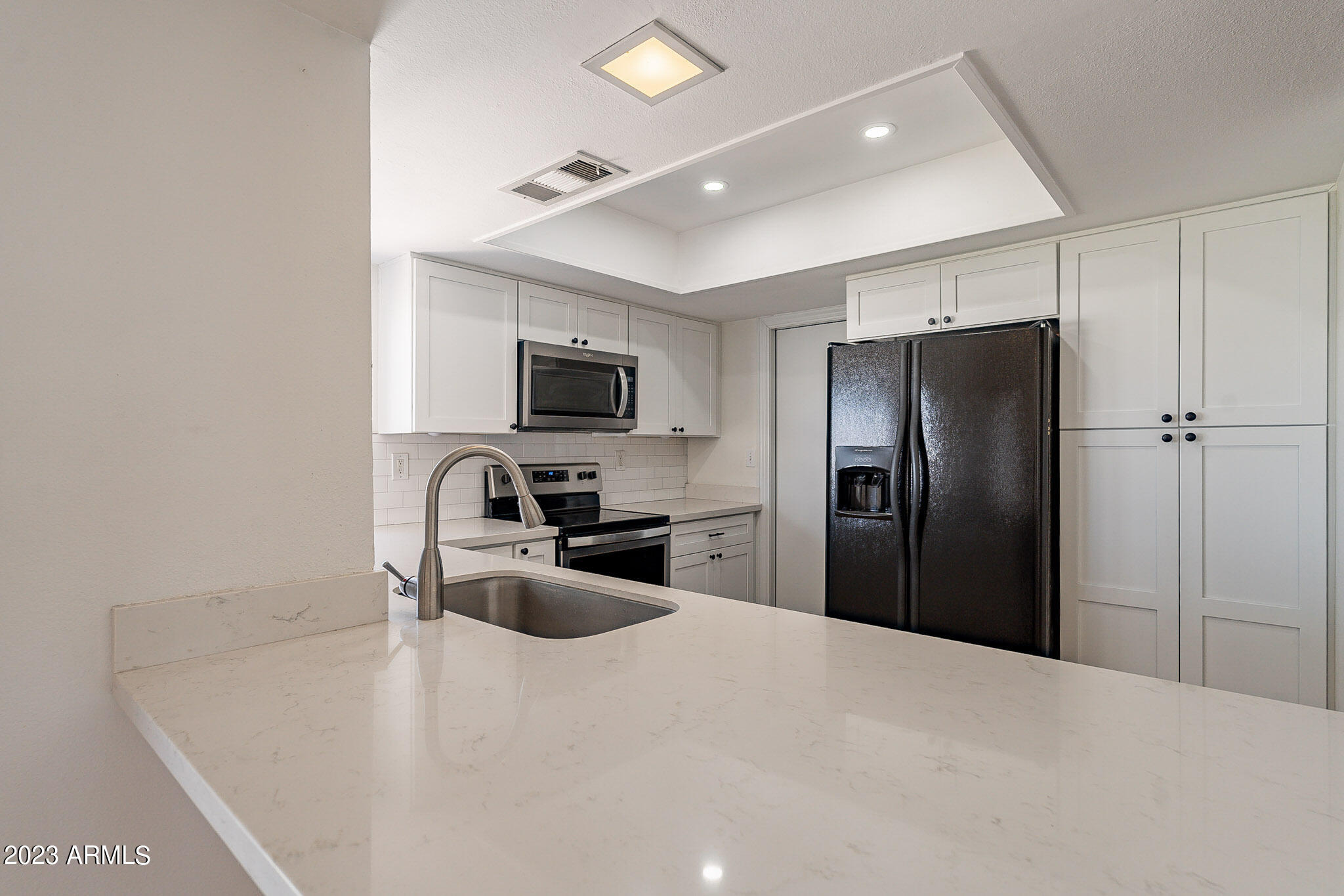 1803 S HERITAGE --