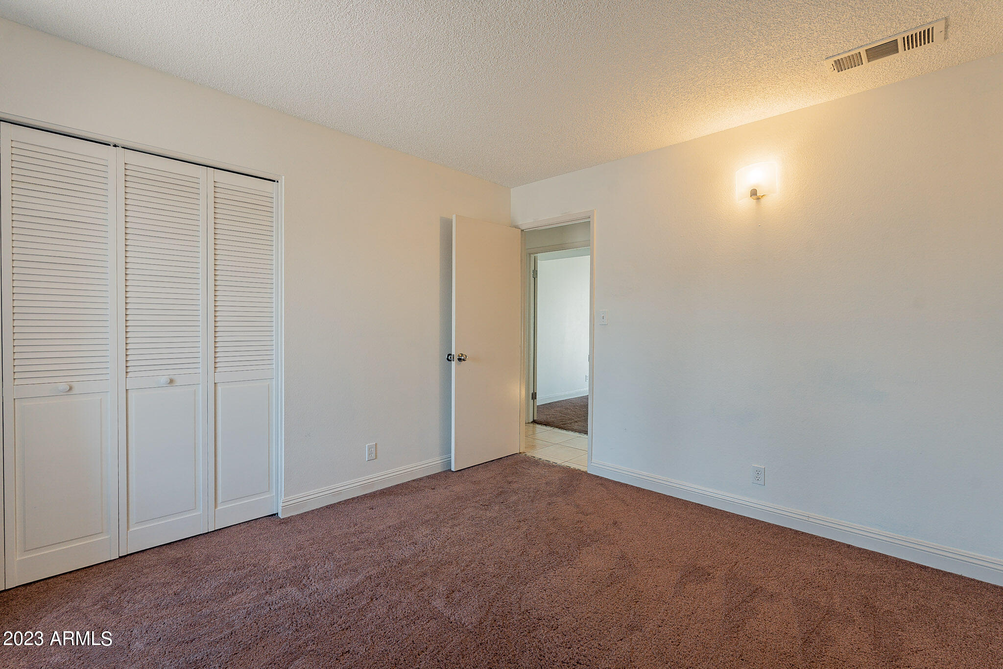 1803 S HERITAGE --