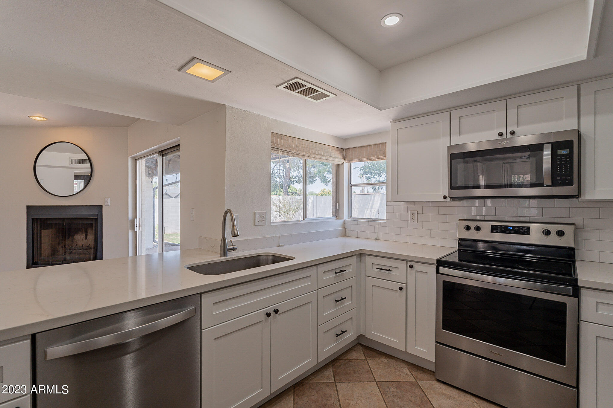 1803 S HERITAGE --
