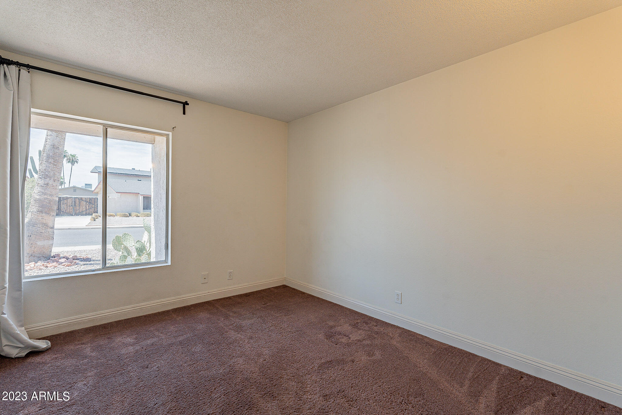 1803 S HERITAGE --