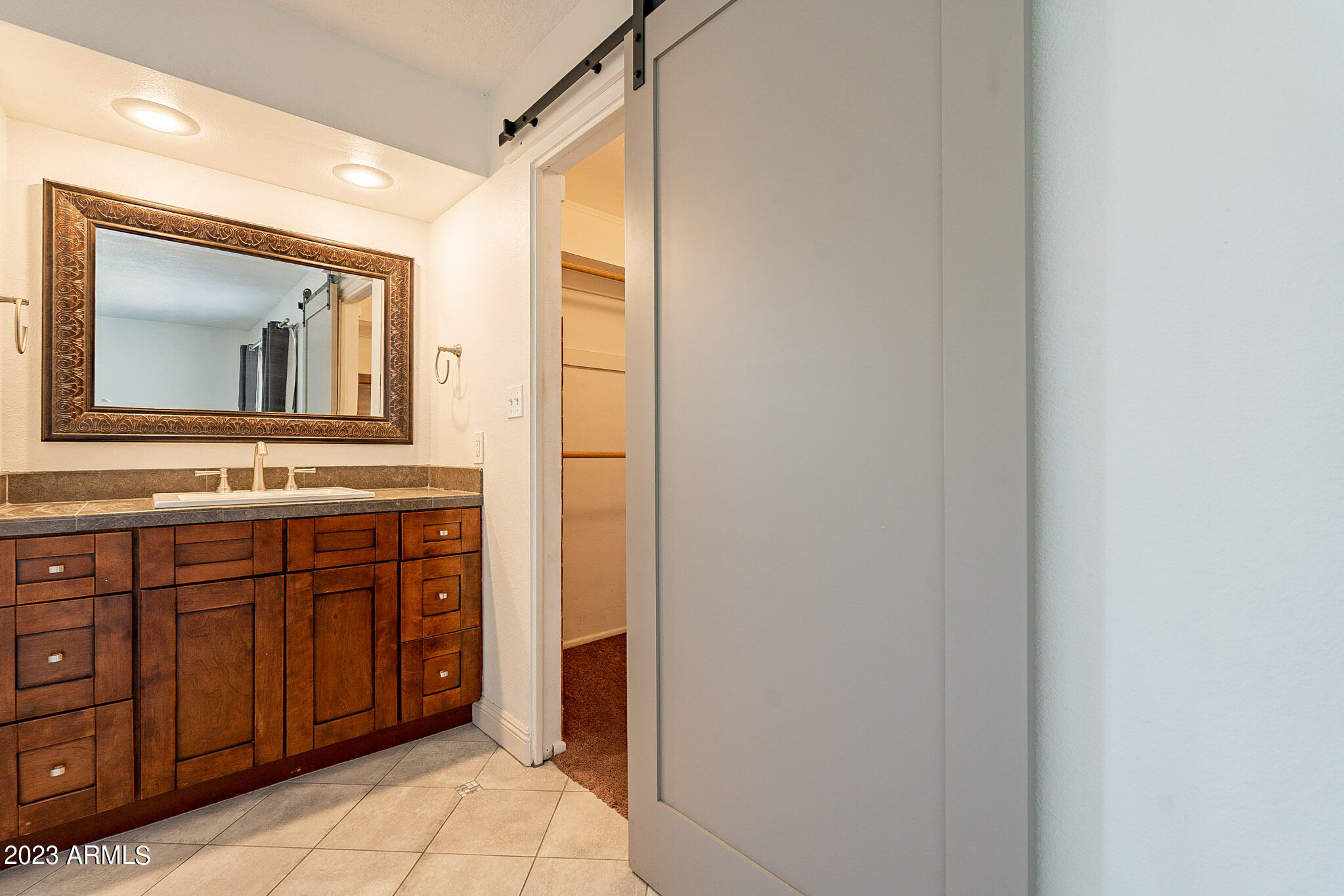 1803 S HERITAGE --