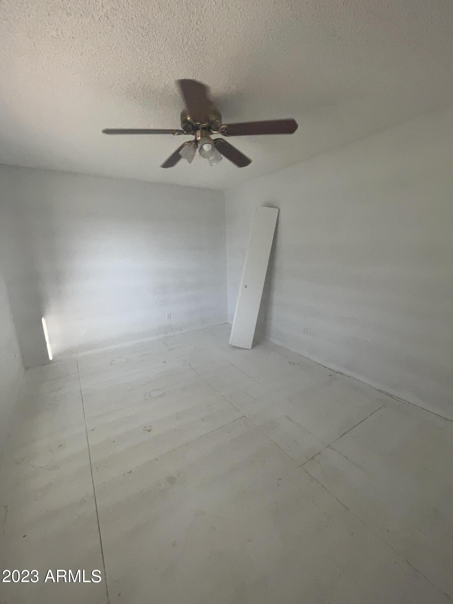 8741 W EDGEMONT Avenue