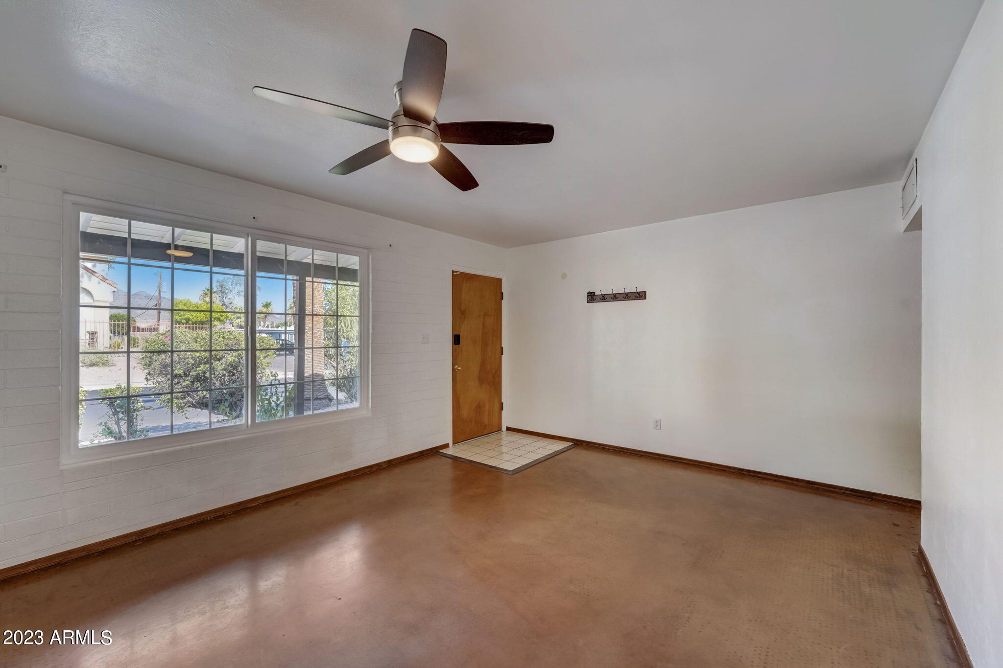 1246 E Vista Avenue