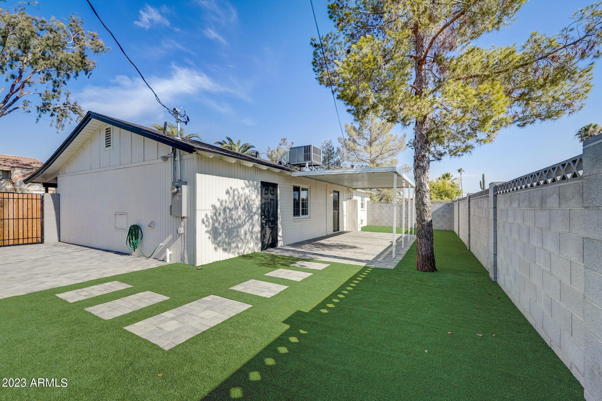 1246 E Vista Avenue