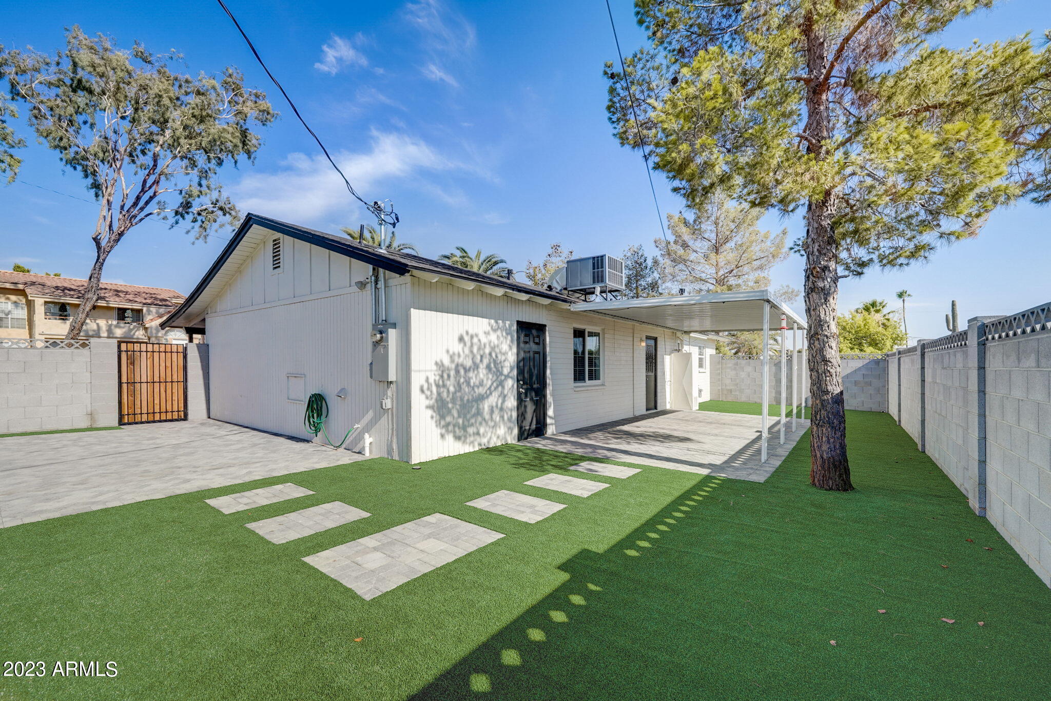 1246 E Vista Avenue