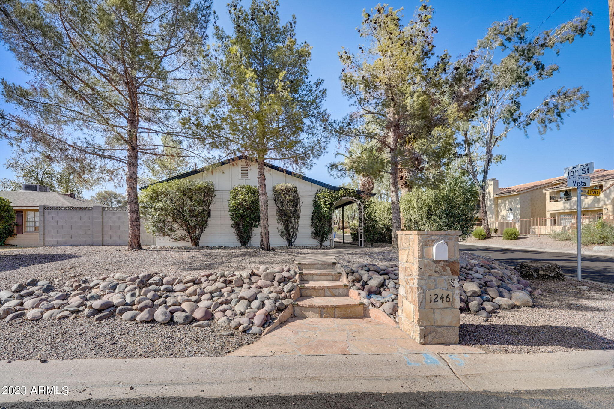 1246 E Vista Avenue