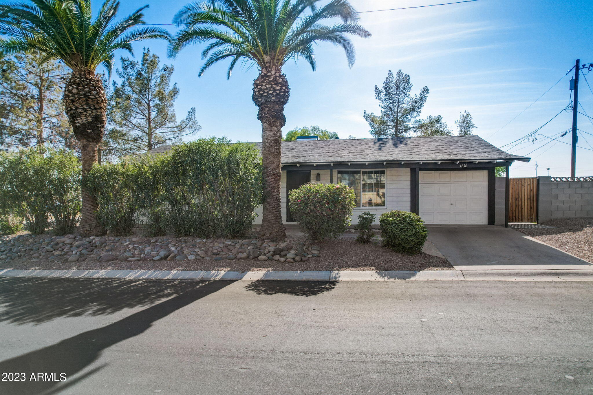 1246 E Vista Avenue