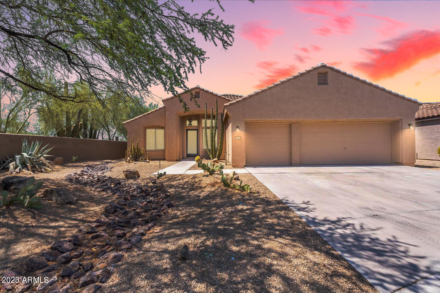 4727 E VIA MONTOYA Drive