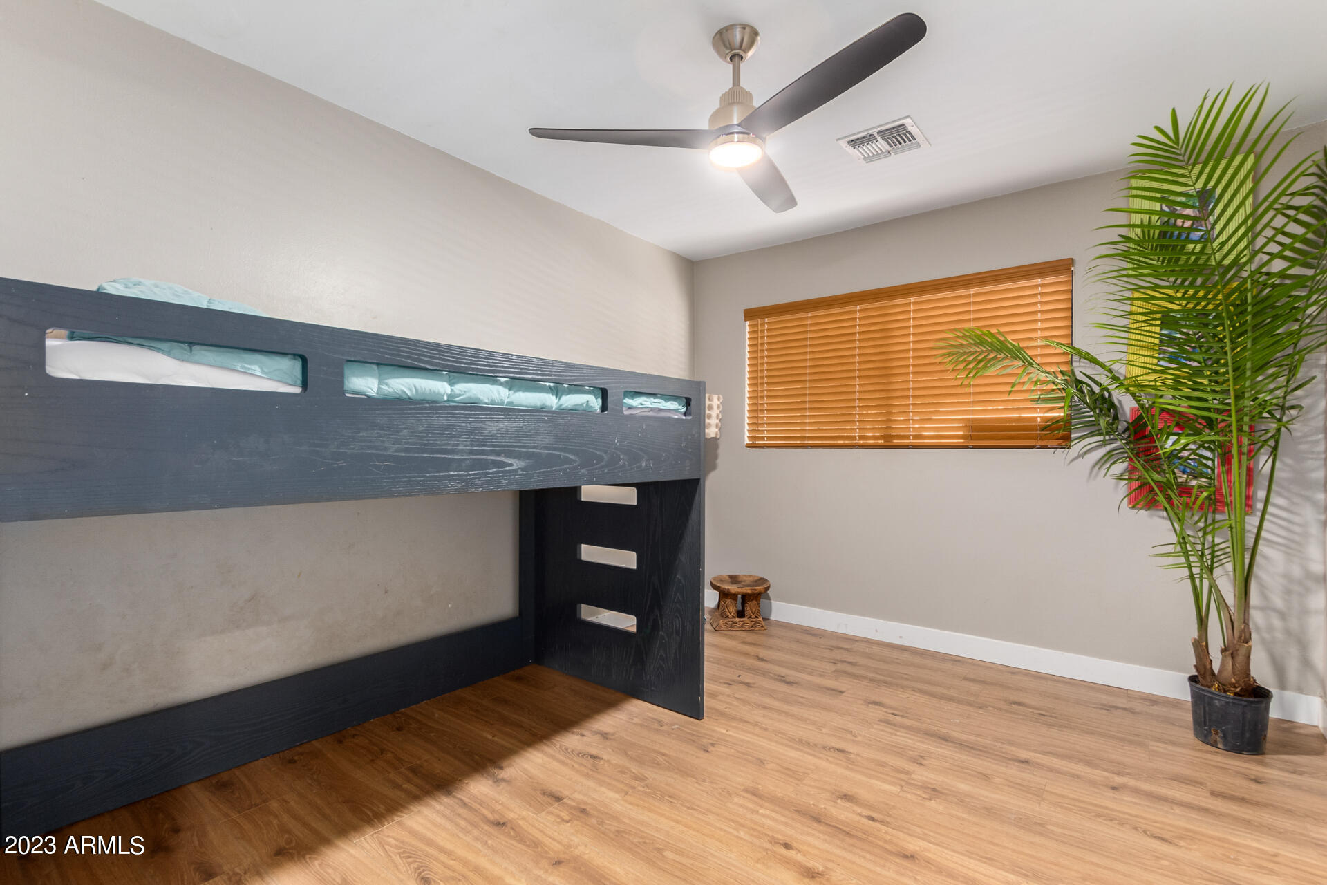 8638 E ROANOKE Avenue