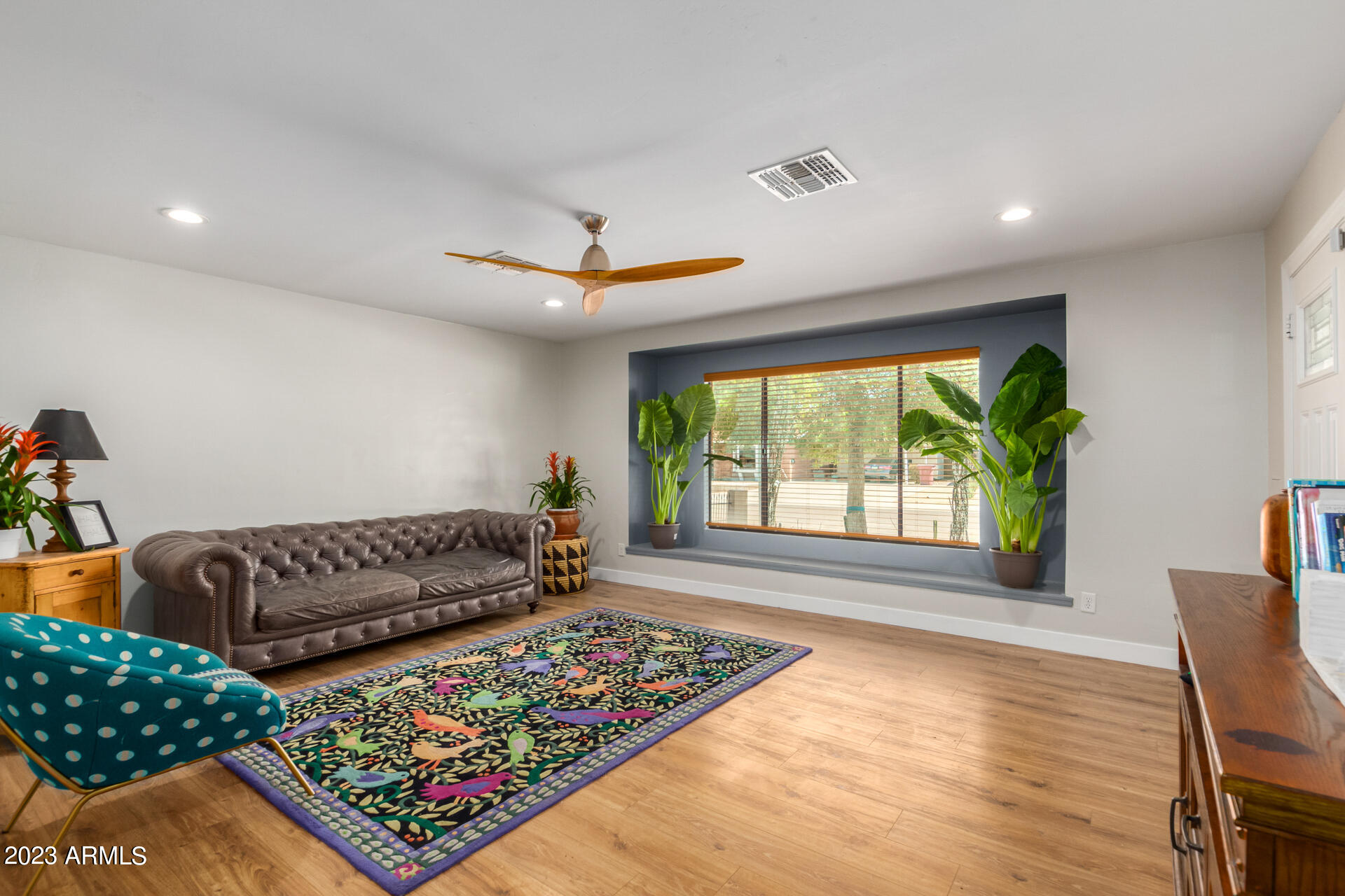 8638 E ROANOKE Avenue